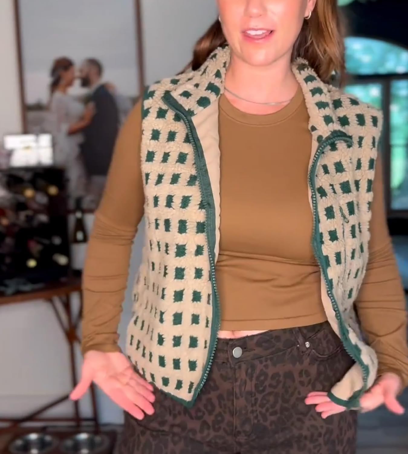 Colorful world Womens Checkered Sherpa Vest Fleece Jacket Lightweight Zip Up Sleeveless Crochet Plaid Gilet with Pocket - Image 2