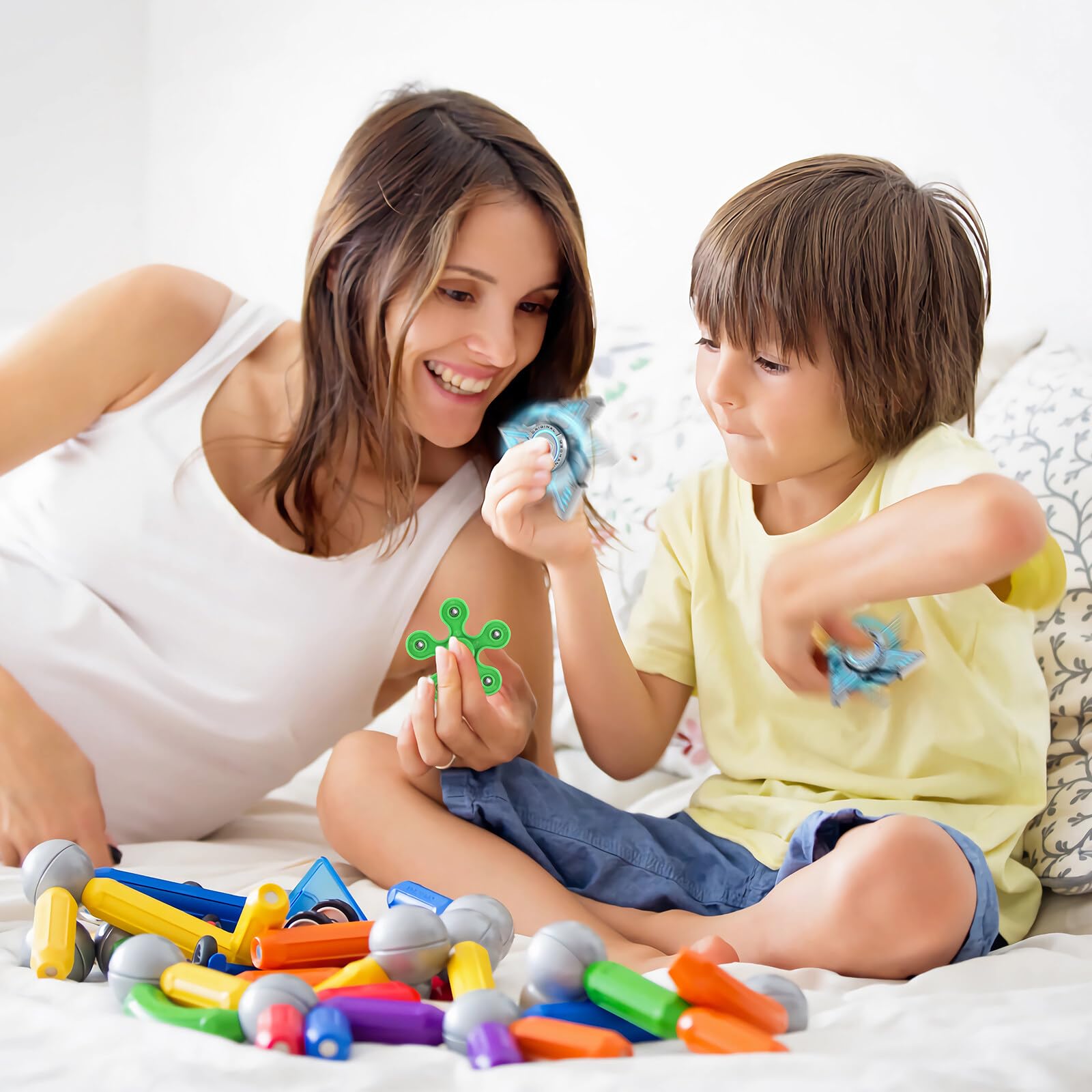Fidget Toys, TGKYK Finger Hand Spinner Metal, Glow in The Dark Spinning, ADHD per lAnsia Anti-Stress Autismo Fidgets Migliore edc Toy a Mano Cuscinetto Giocattolo, per Bambini Adulti