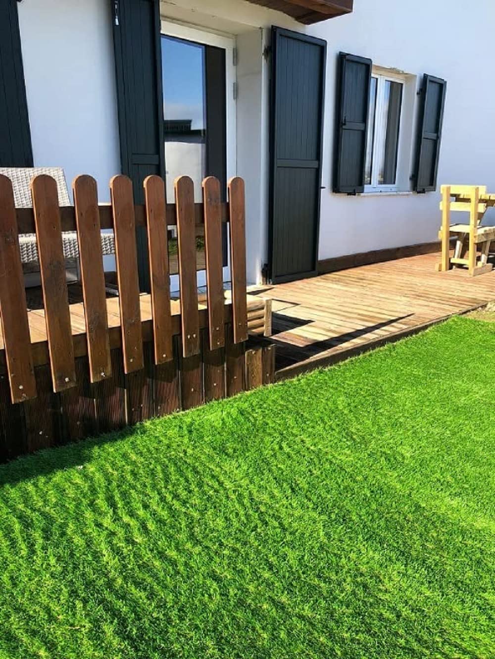 Prato Sintetico Manto Erboso Rotolo Erba Artificiale Realistica Giardino Tappeto Erboso Sintetico Anti UV Atossico Drenante Ideale per Viali Piscina Terrazzo Aree Giochi (4 x 5 m)