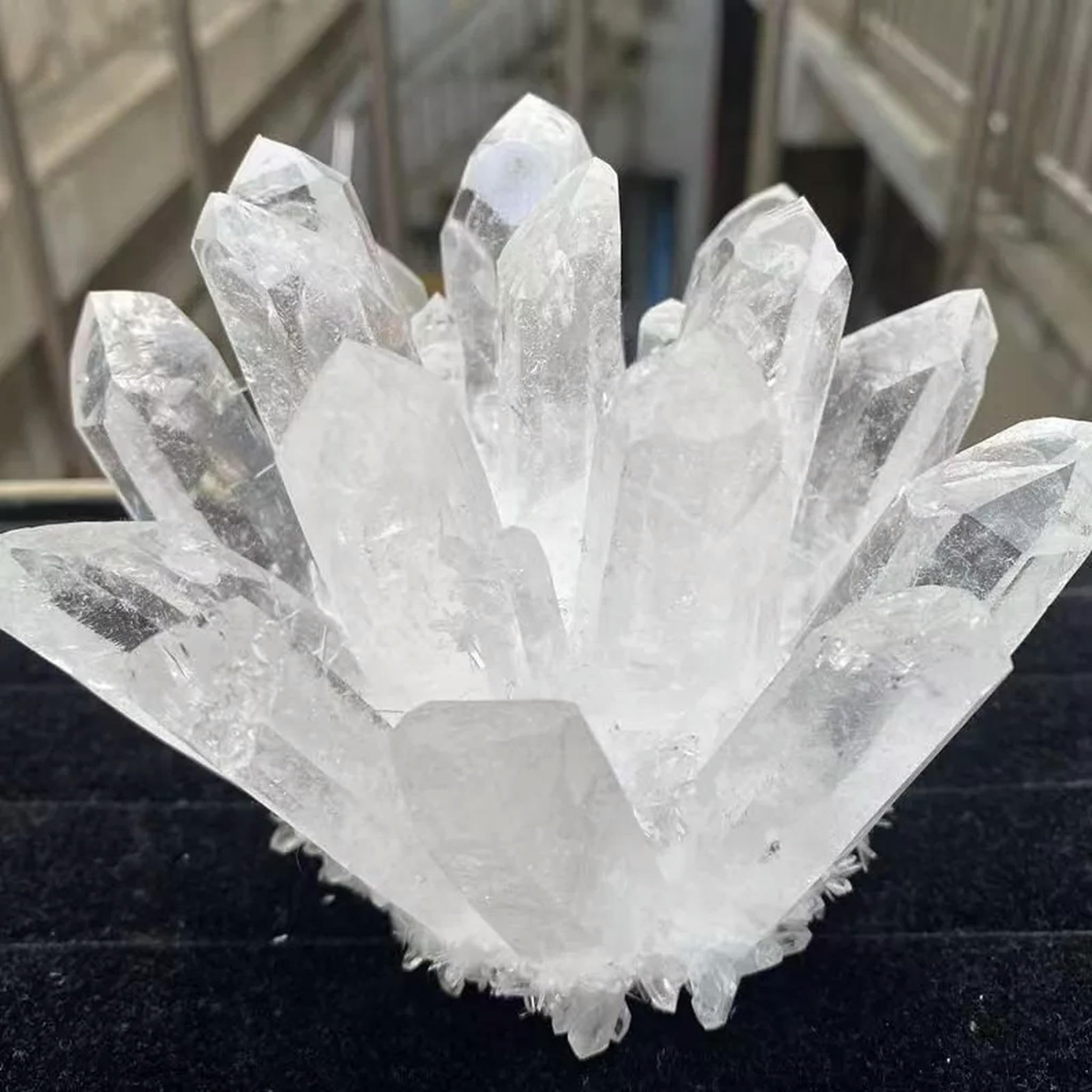 Großes natürliches Bergkristall-Cluster-Geode-Rohedgel-Exemplar