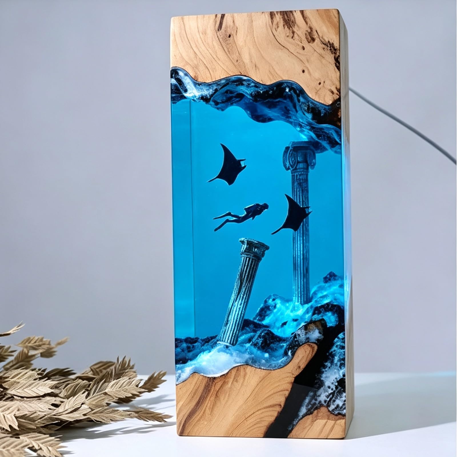 Lampada Subacqueo in Resina con Base Legno, Luce LED Blu