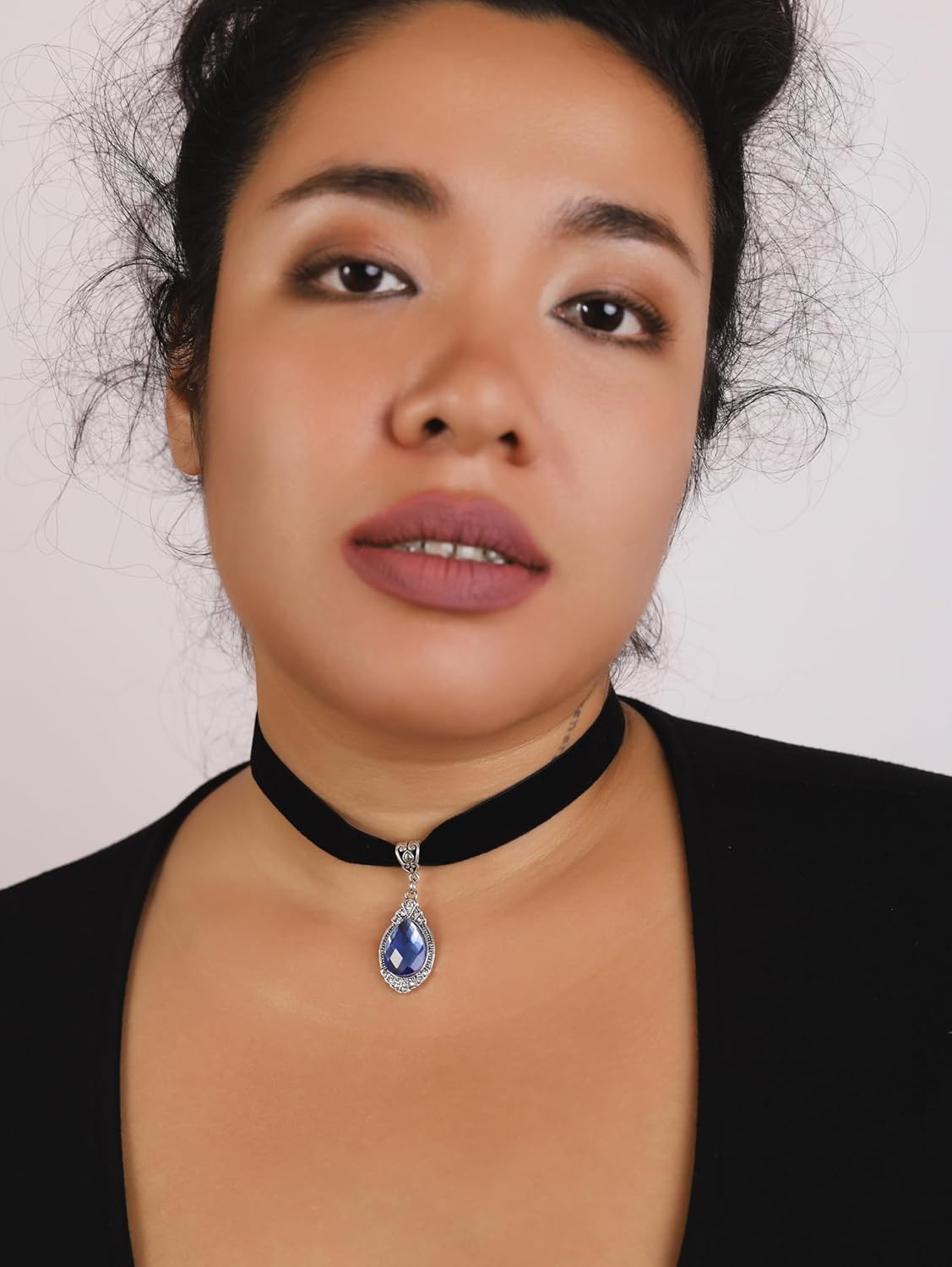 Sacina Blue Victorian Velvet Choker, Gothic Goth Choker Necklace, Vintage Costume Jewelry, Christmas Jewelry Gifts for Women - Image 2