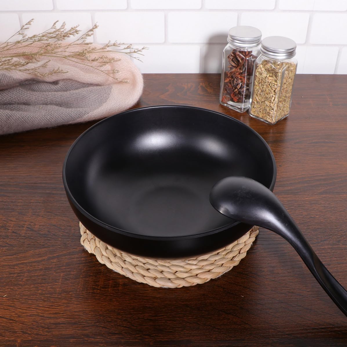 Black Melamine Asian-inspired Ramen Bowl for Home Use