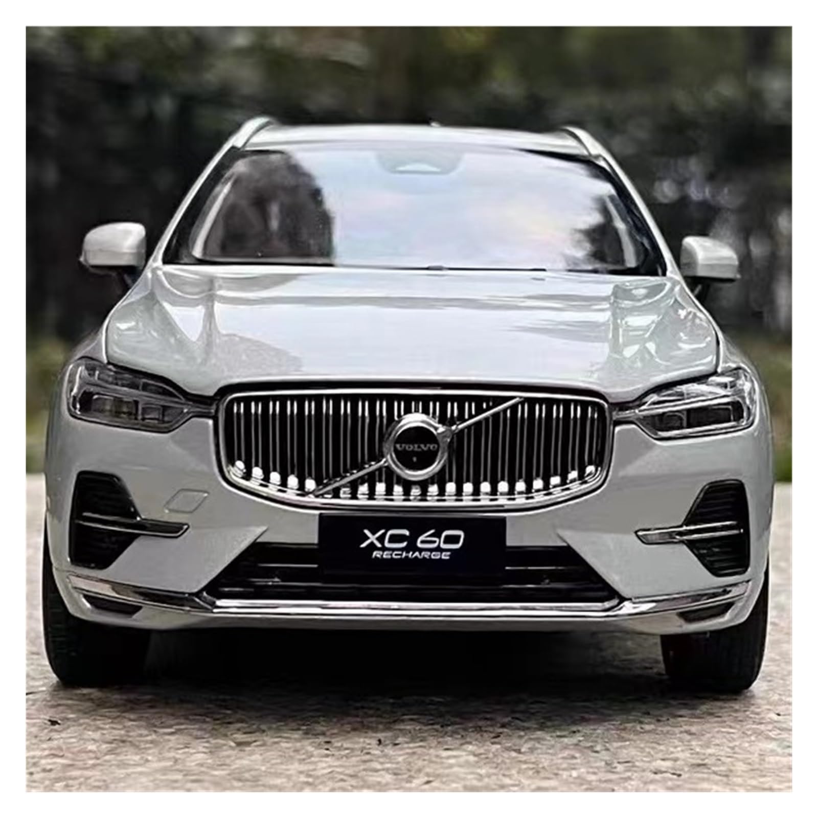 ボルボ XC60 ホワイト 1/18 スケール Amazon.co.jp: ミニカー スケールモデルカー 1:18 スケール