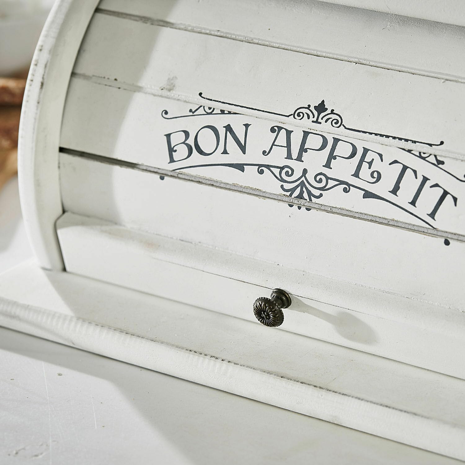 LOBERON Brotbox Bon Appetit, Rolldeckel im Lamellen-Look, nostalgische Beschriftung, Küchen-Accessoire, Küchenutensilien, Brotkasten, Tannenholz, antikweiß | Rolldeckel im Lamellen-Look, nostalgische Beschriftung, Küchen-Accessoire, Küchenutensilien, Brot