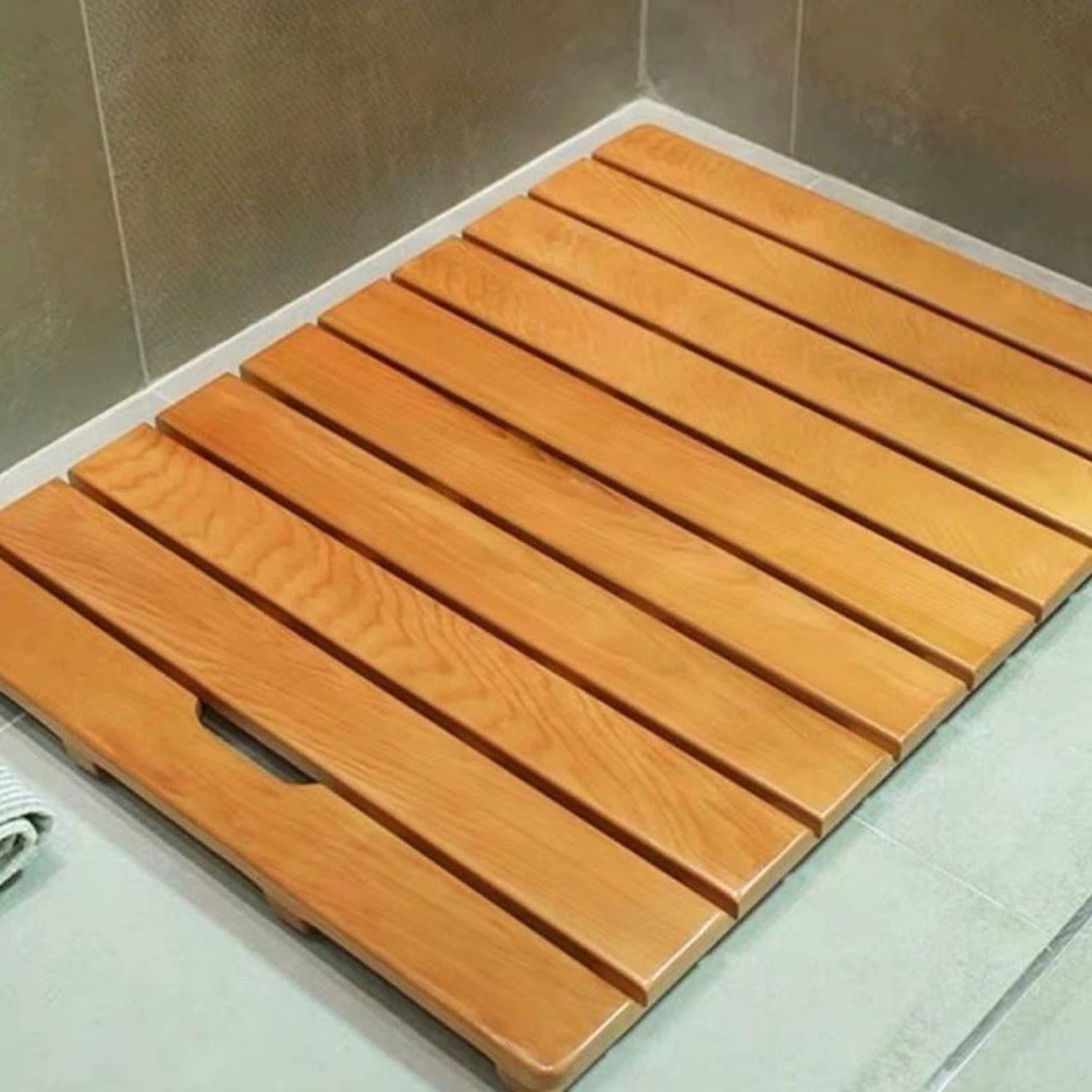 Tapis de douche anti-glisse en bois de bambou pour en finir avec les tapis de bain humides
