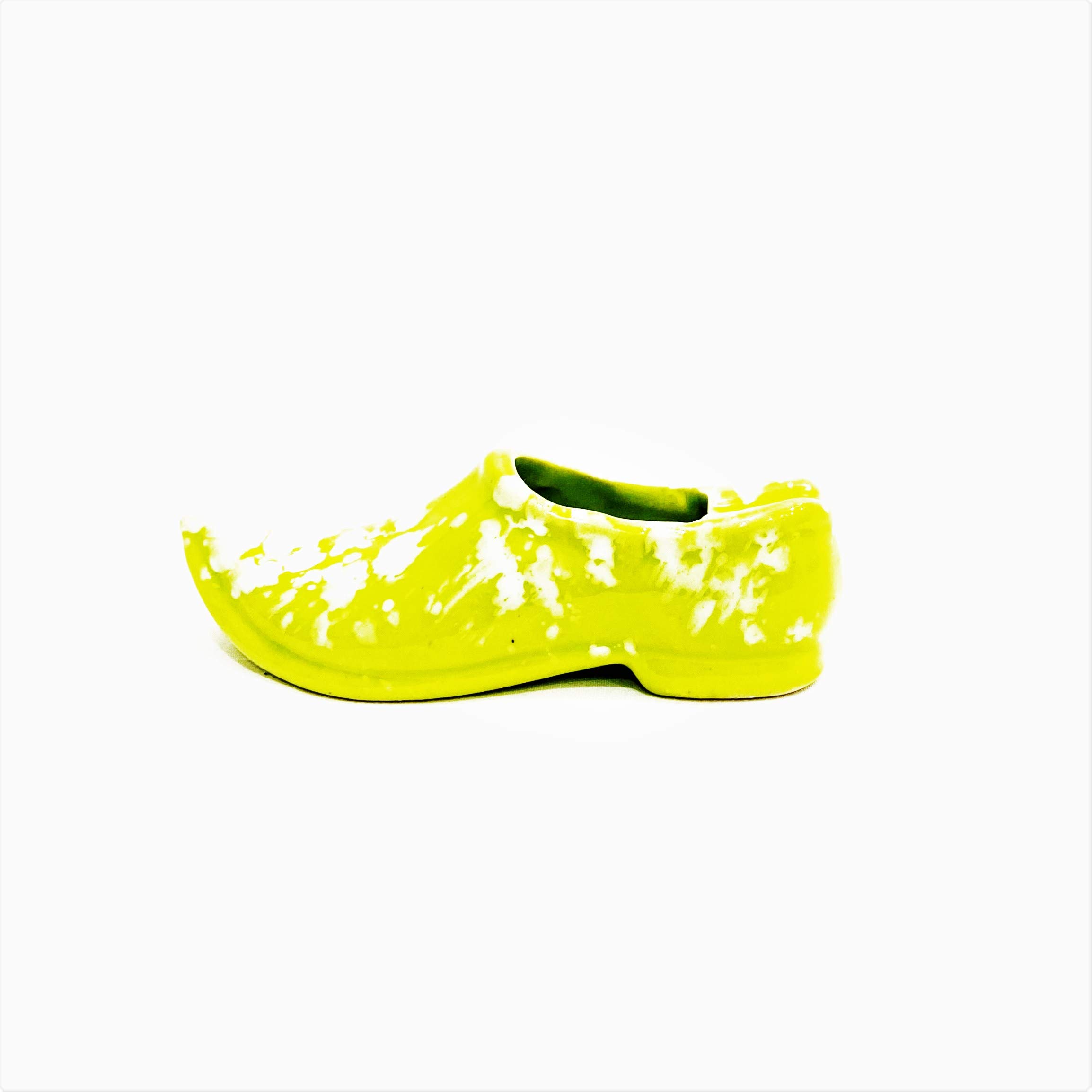 your local store Your Local Store_Attractive Shoe Ashtray Green Ceramic Ashtray (Pack of 1) use for extinguish Cigarettes-picture-1