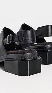 Dr. Martens オープントゥシューズ コーディネート詳細