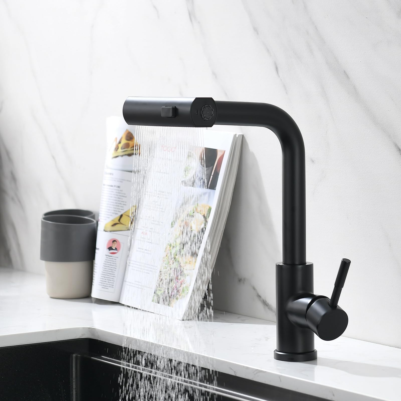 AIMADI Schwarz Küchenarmatur Mit LED & Ausziehbrause – Einhandgriff, Bleifrei, Für Spüle 61 Cm