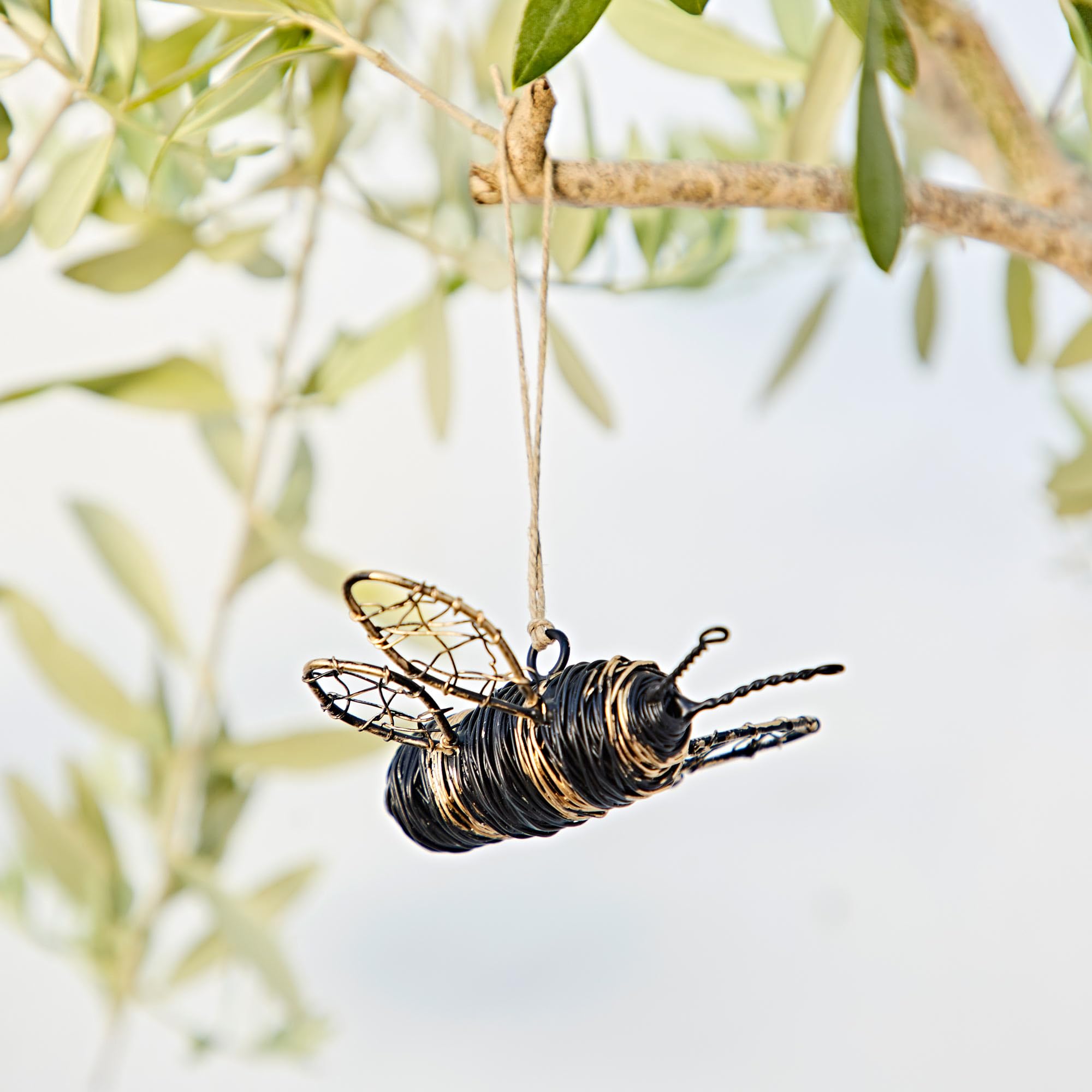 Paper High Bronze Recycled Metal Hanging Bee Garden Ornament - Metal Bee Garden Decoration - 3D Sculpture - Garden Ornaments Outdoor Hanging Bumble Bee Decor