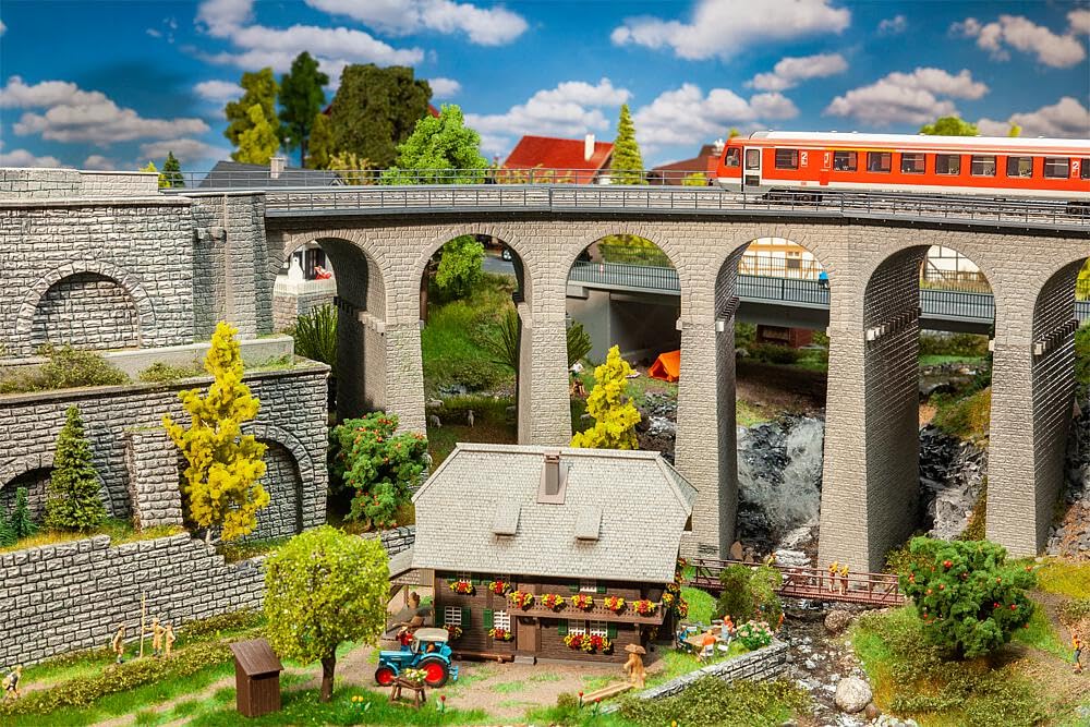 Amazon.com: Faller FA120466 Viaduct Set 2 Track Curved Model Kit