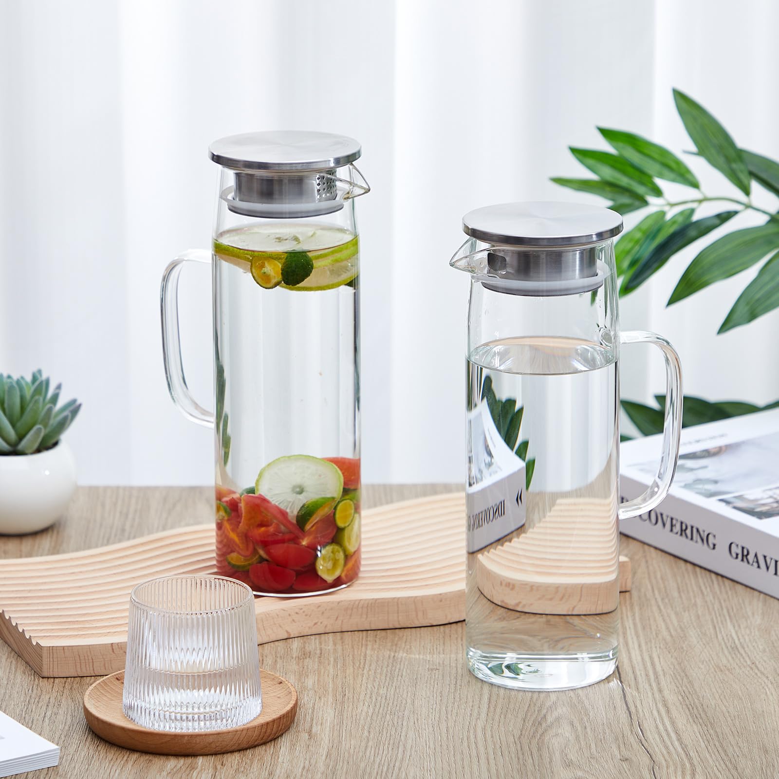 Hsei 2 juegos de jarra de vidrio con tapa, jarra de agua de 1500 ml con asas para bebidas frías y calientes, jarra de vidrio para té, jugo, leche, café, bebidas heladas