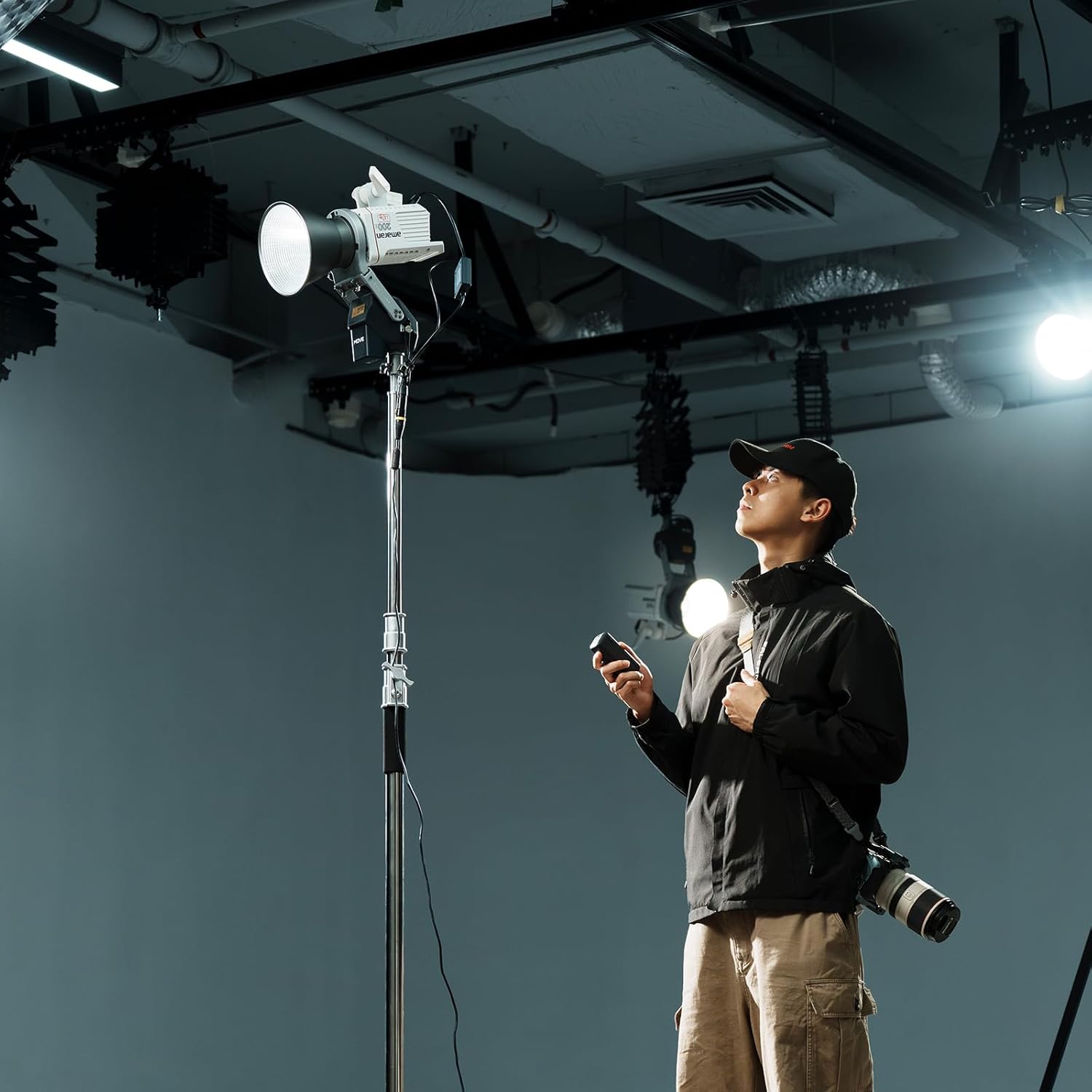 FALCAM Move LightGo Wireless Light Movement Adapter with Wired Remote Controller for Bowens Mount,Wired,Wireless and Bluetooth Model,450° Swivel,170° Tilt,Load Up to 6kg- MV0A4A02