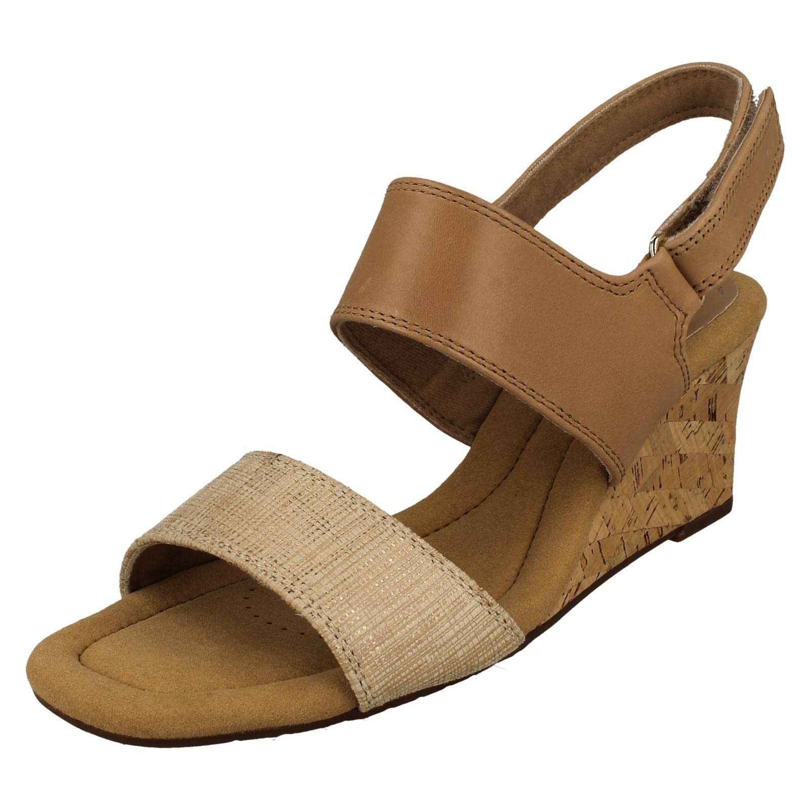Clarks Women's Kyarra Faye Wedge Sandals, Warm Beige Lea, 7 UK