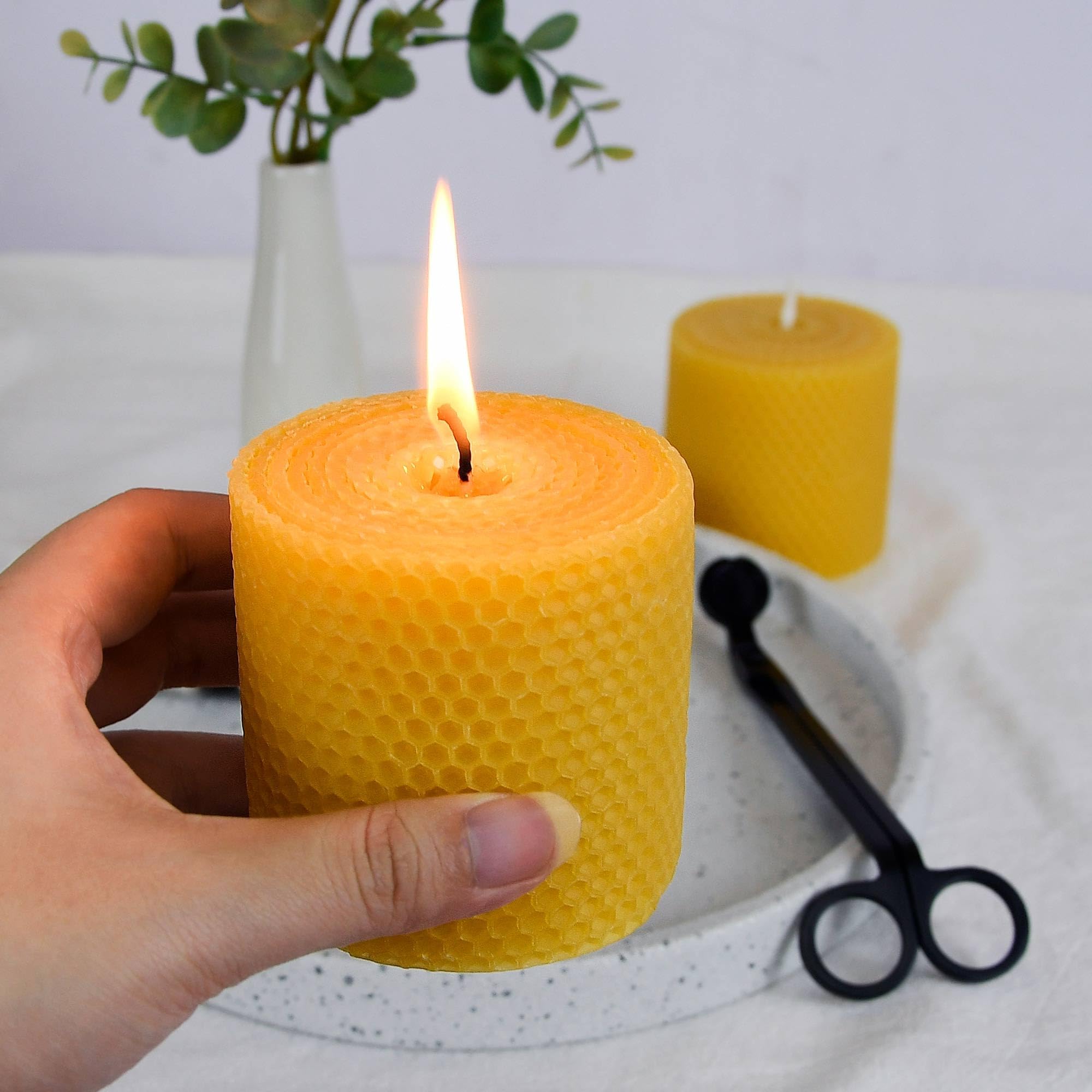 Juego de 2 velas de cera de abeja (3 x 3 pulgadas) enrolladas a mano para decoración del hogar, 12 horas de tiempo de combustión