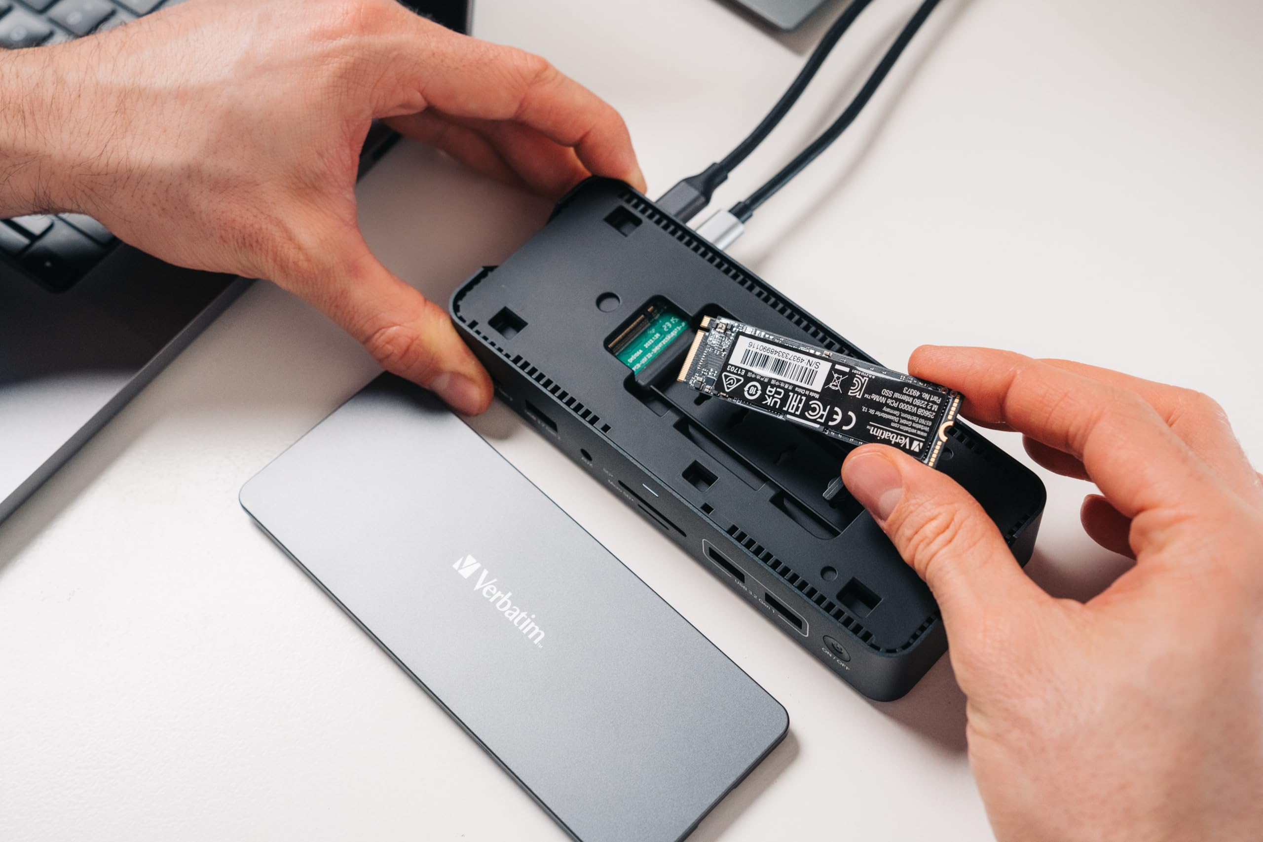 Amazon.com: Verbatim USB-C ™Pro Docking Station 15-in-1