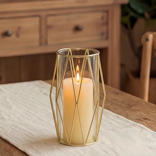 Nuptio Portavelas de Pilar Dorado: Portavelas de Cristal Hurricane con Soporte de Rejilla Metálica Geométrica para Centros de Mesa para Fiestas