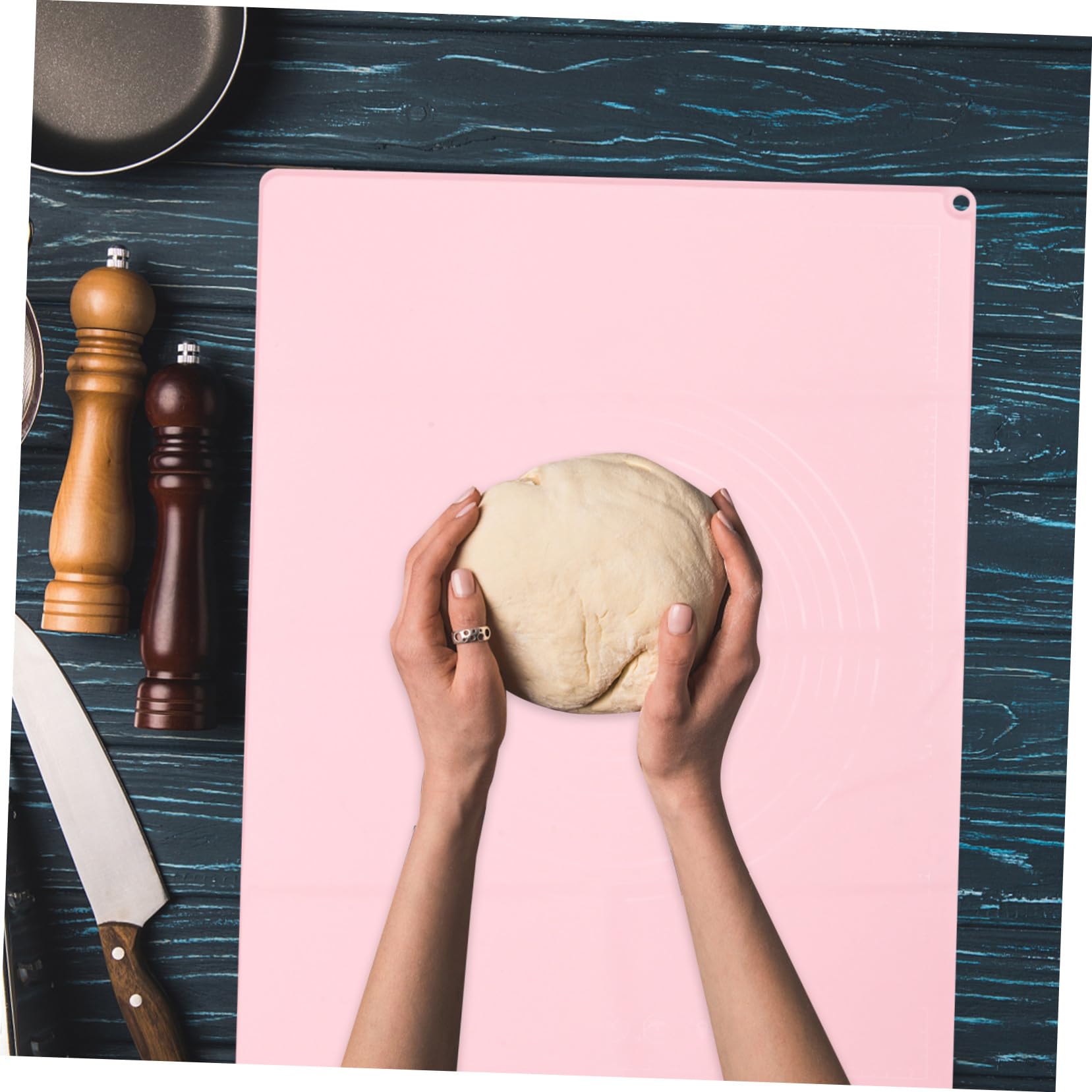Hohopeti Silikon Teigmatte Rosa Rutschfeste Hitzebeständige Backmatte mit Maßskala Antihaftbeschichtet Wiederverwendbar für Teigkneten und Ausrollen zu Hause Gastronomie