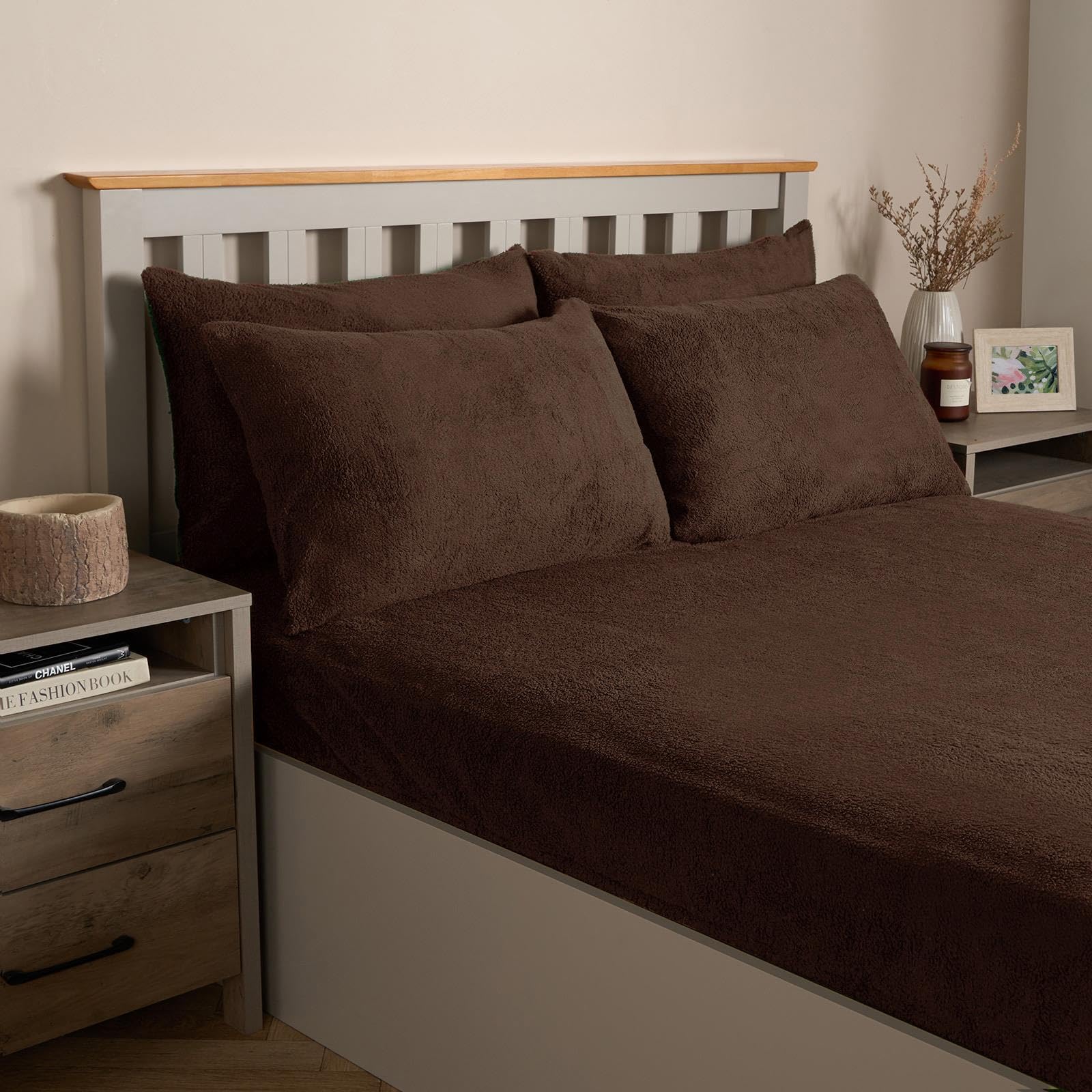 OHS Fleece Pillow Cases 2 Pack, Side Sleeper Warm Cosy Soft Teddy Bear Pillowcases Fluffy Fleece Hotel Quality Thermal Pillowcases Luxury Bedding, Chocolate Brown
