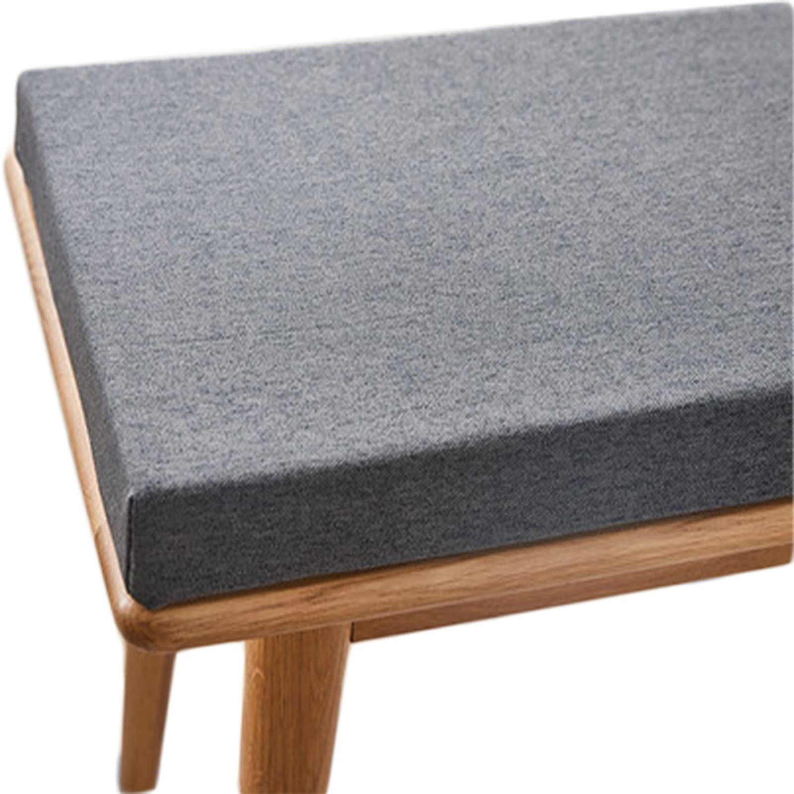 Coussin de banc rectangulaire résolvant les assises glissantes et dures des salons de jardin