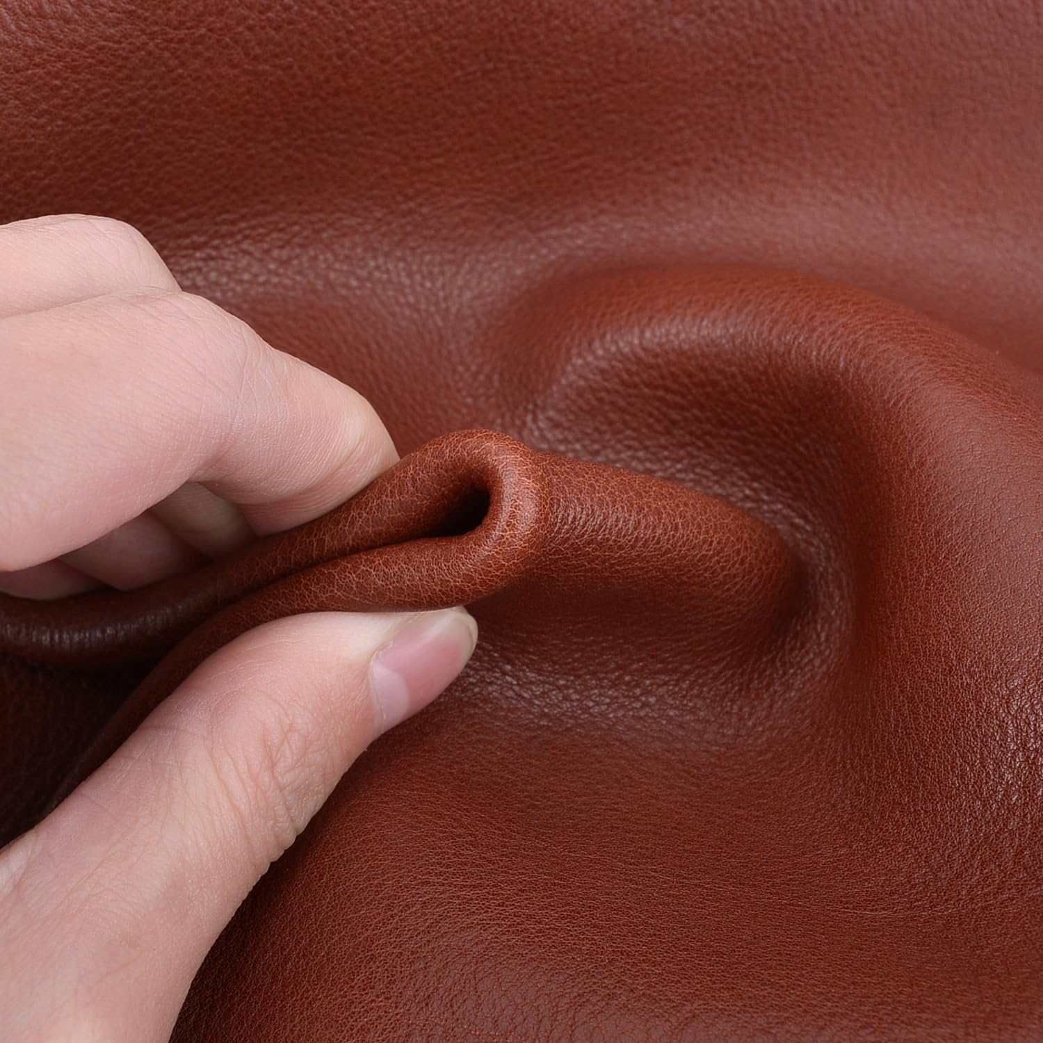 OPWG016-DB-24X24 Echtlederstücke, weiches Rindsleder, natürlich strukturiertes Leder, 1,5 mm dick, Braun