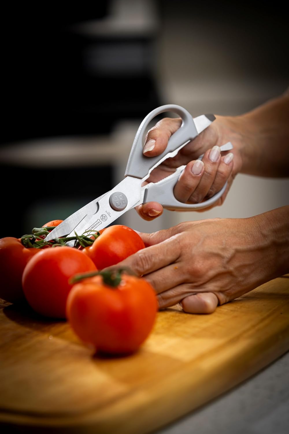 Mundial FUTURE 7-Piece Knife Block Set with take-a-part Kitchen Shears, Sharp Professional Stainless Steel Handles and Blades for Meat, Fruits, and Vegetables, and Wooden Block.