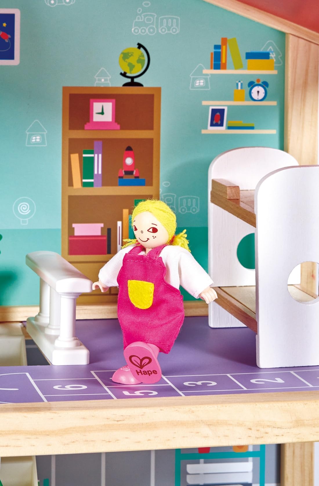 Hape Puppen-Villa Holz-Puppenhaus mit 10 Zimmern, kreatives Rollenspiel, inklusive Möbel und Zubehör, pädagogisches Spielzeug, für Kinder ab 3 Jahren