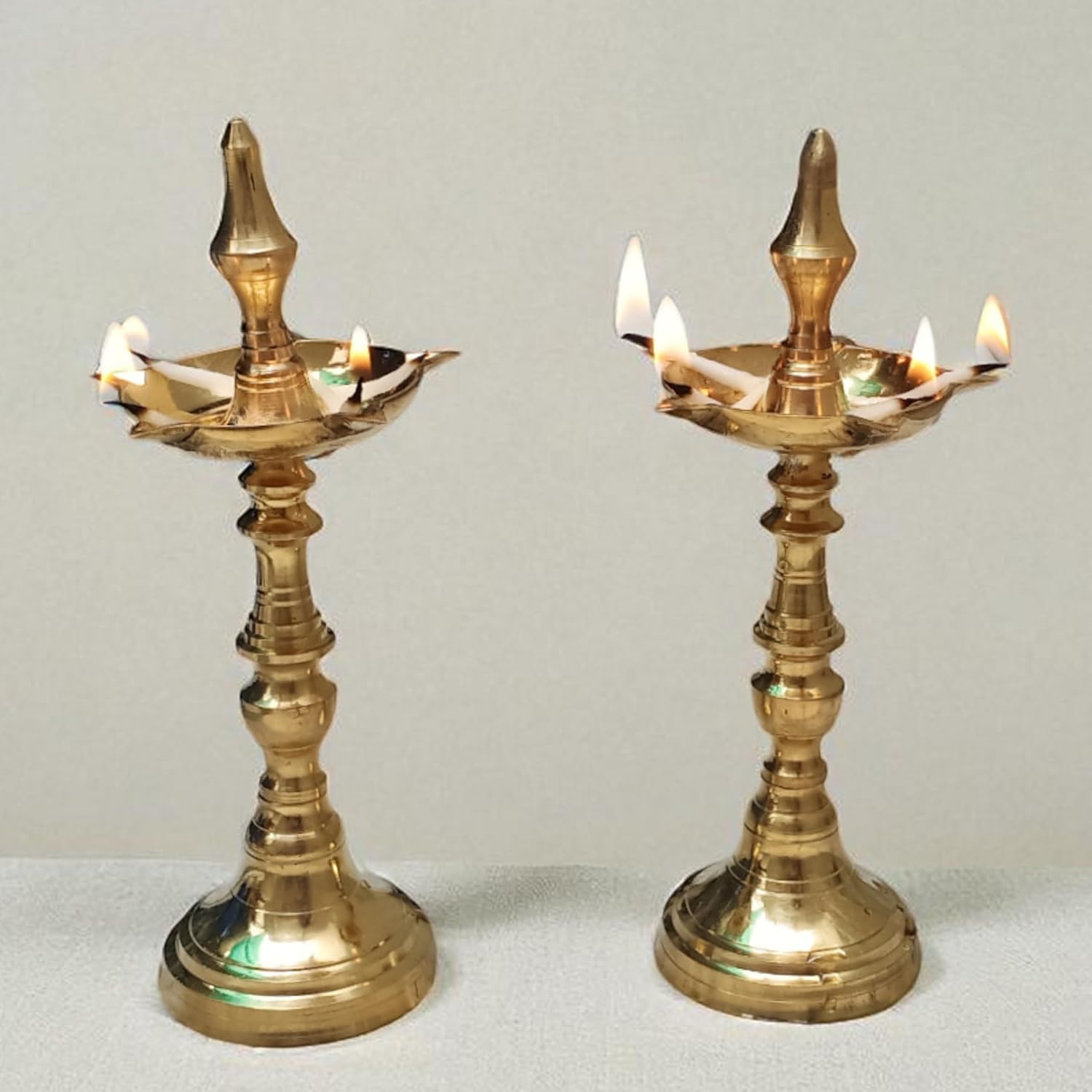 Traditional Kerala Brass Samai Deepak Diya | 7.75"Inch Antique Oil Lamp for Diwali Puja, Temple, Home Décor & Festival Lighting | Brass Samai Vilakku for Worship, Spiritual Rituals Auspicious Gifting