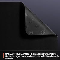 Vista 4 de SteelSeries QcK Alfombrilla de ratón para juegos mediana — Negro — Base de goma de silicona antideslizante — Seguimiento y estabilidad máximos