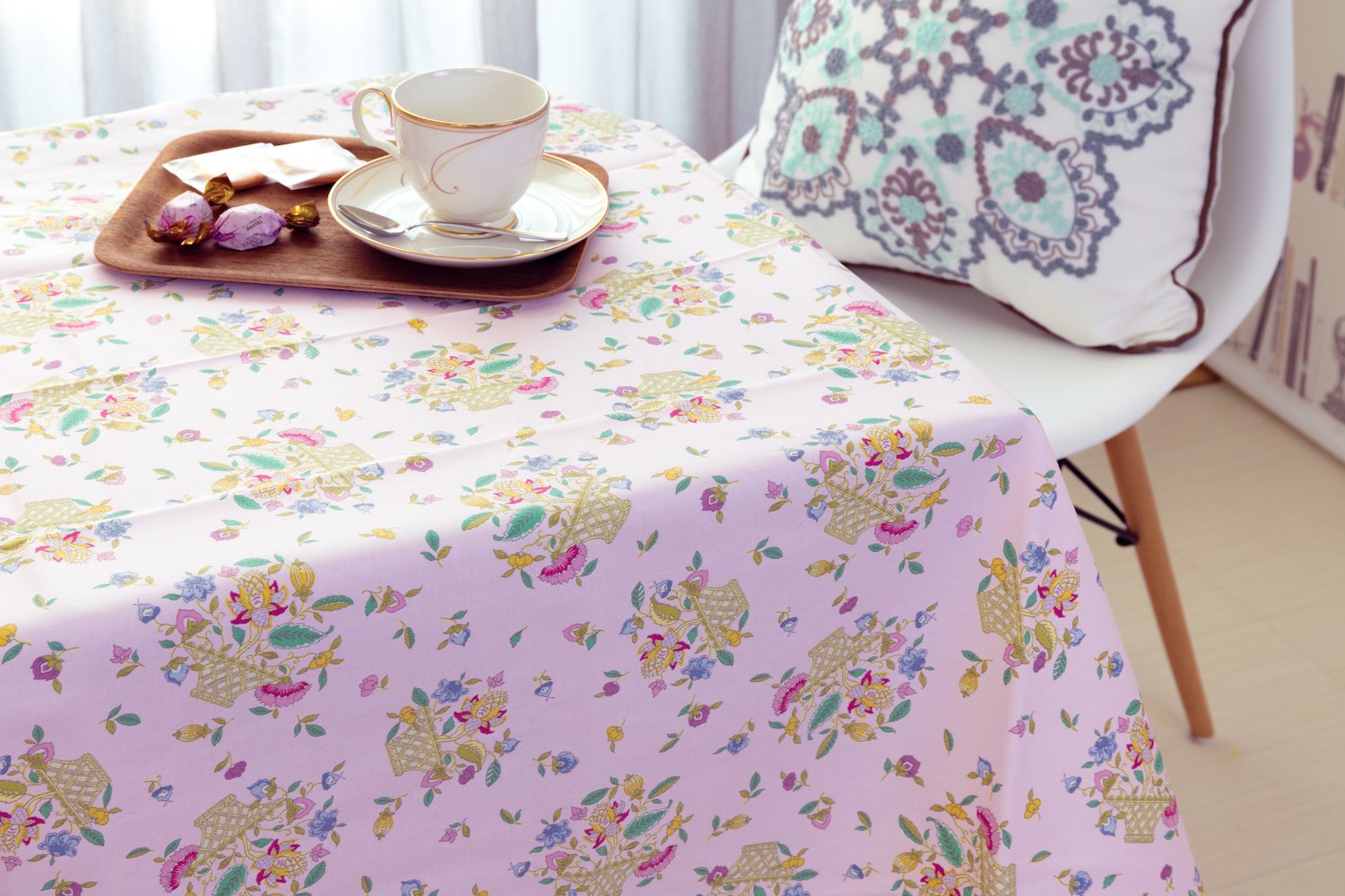 MINTON テーブルクロスハドンホールアニバーサリー130×240cm Amazon | MINTON(ミントン) ハドンホールトレリス テーブルクロス 川島