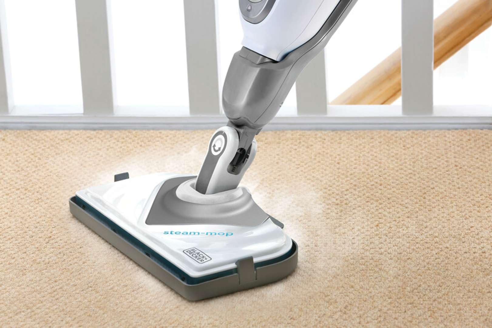 BLACK Plus DECKER - Balai Vapeur Multifonctions Filaire - 1600W - Avec corps détachable- Tête Delta et Gant STEAMITT - 15 accessoires - Temps de chauffe : 15 s - Câble : 8 m - BHSM1615DSG-QS
