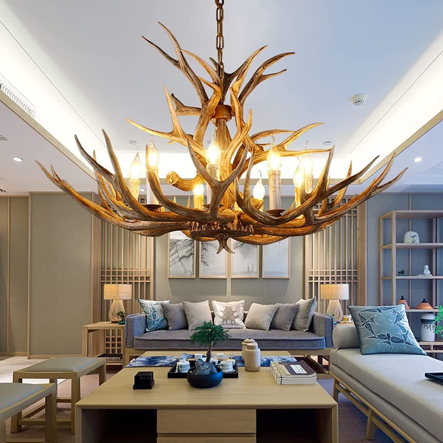 Lustre en bois de cerf de style campagnard pour grand restaurant