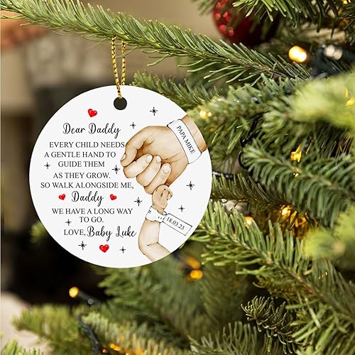 Vista 37 de Adorno de Navidad con texto en inglés "Your First Christmas As My Daddy 2025", regalo de recuerdo personalizado para nuevo papá Adorno Your Are
