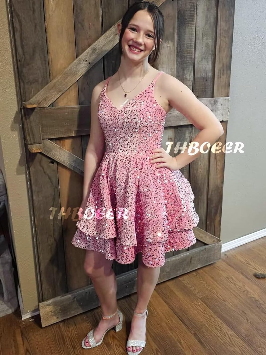 Sequin Short Homecoming Dress for Teens Sparkly Prom Dresses Spaghetti Strap V Neck Tiered Cocktail Party Gowns