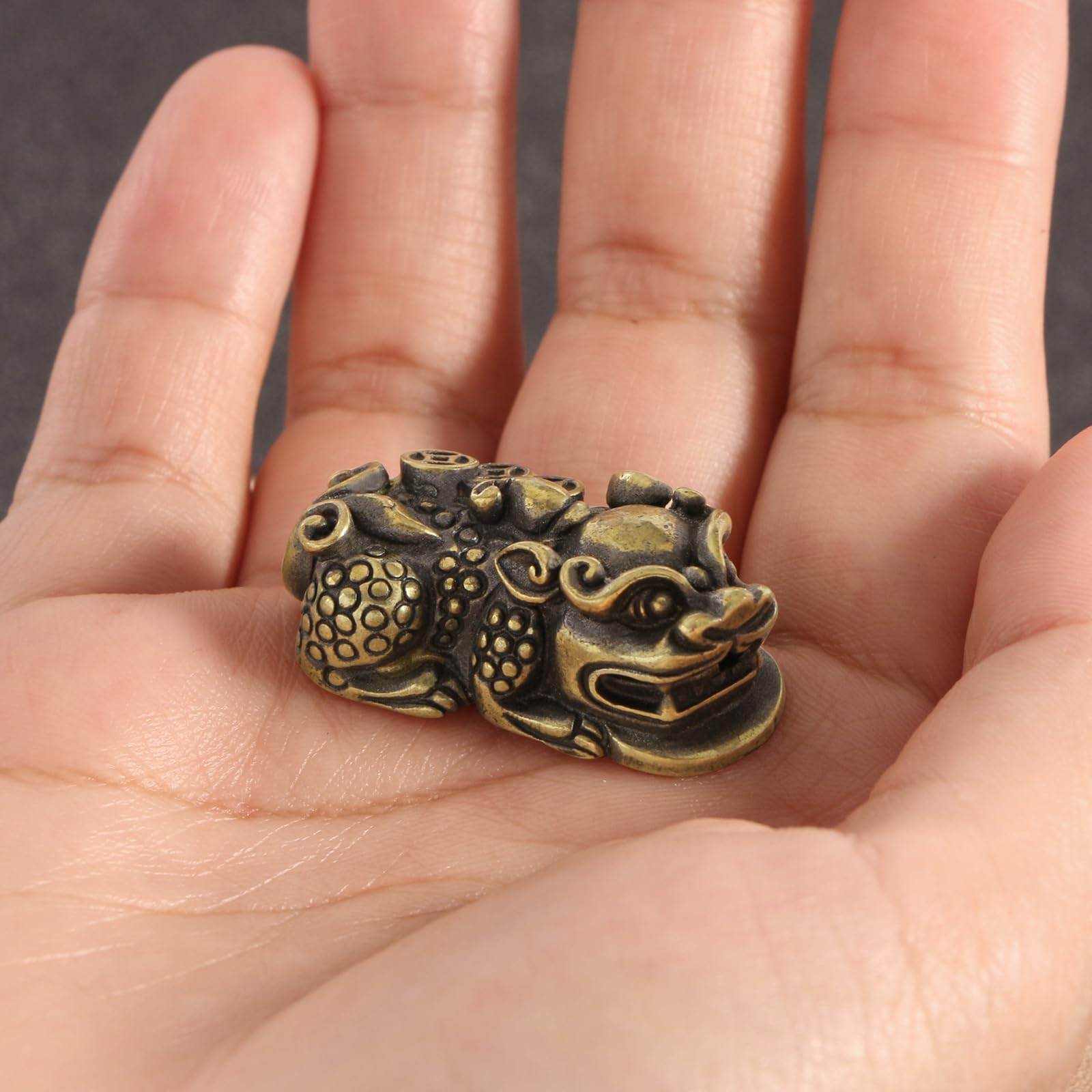 YANGPZFC Small Copper Brass Ornament Brass Statue For Desk Decor, Handcrafted Vintage Sculpture