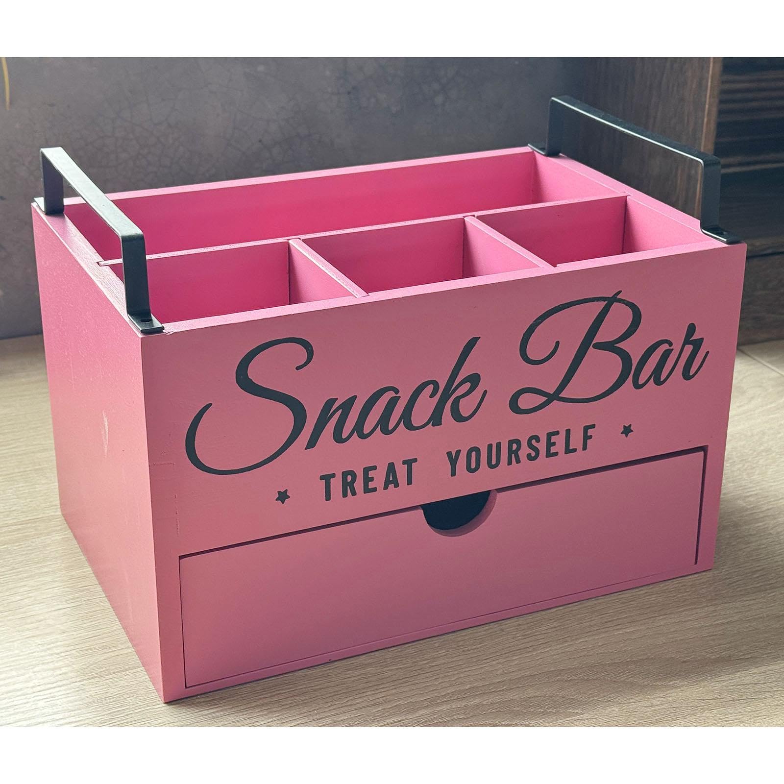 Spazioso Contenitore in Legno per Snack, Ideale per Un Angolo Caffè.