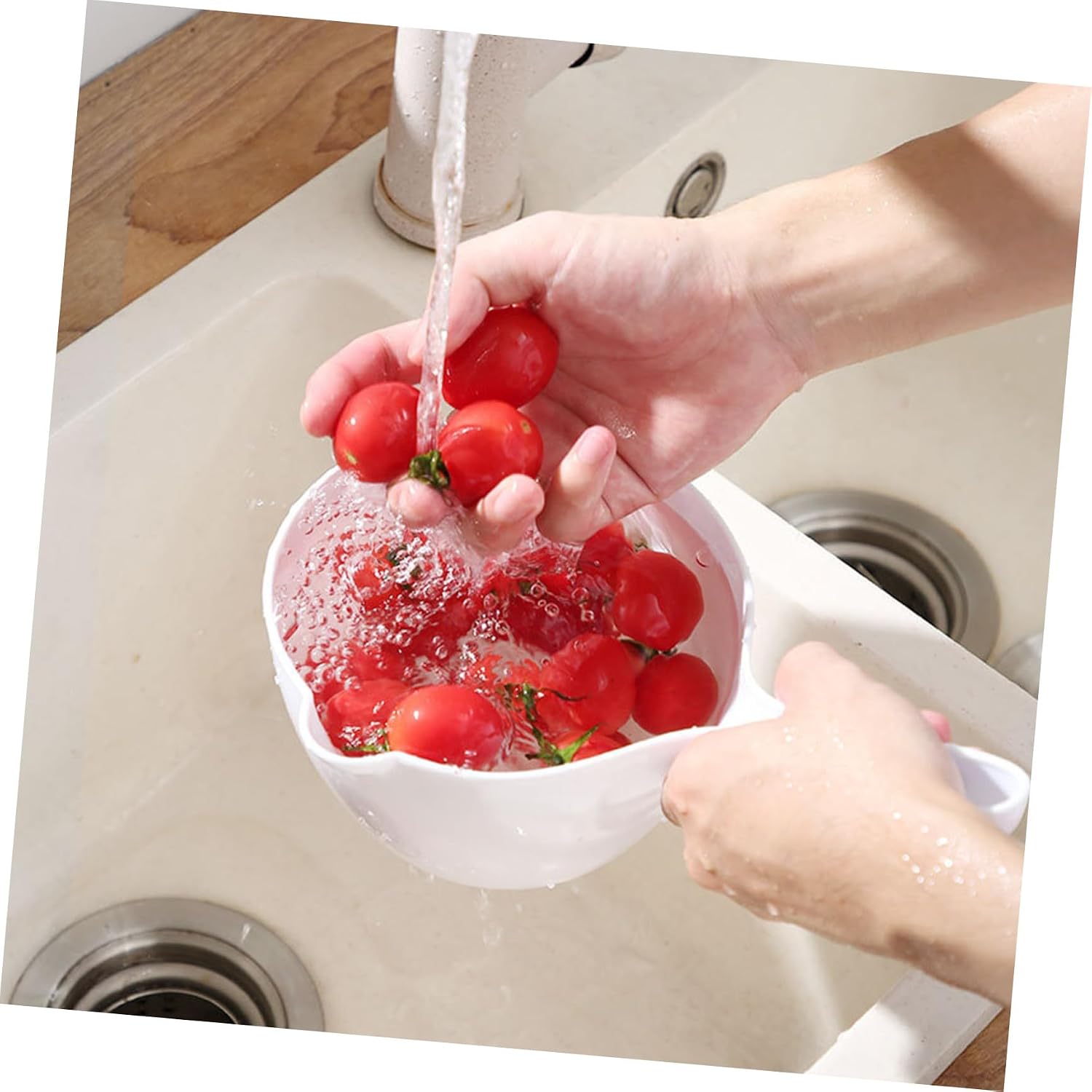 Plastic Water Ladle Reusable Dipper with Comfortable Handle for Kitchen Bathroom and Garden Watering Lightweight Design for Easy Use and Cleaning