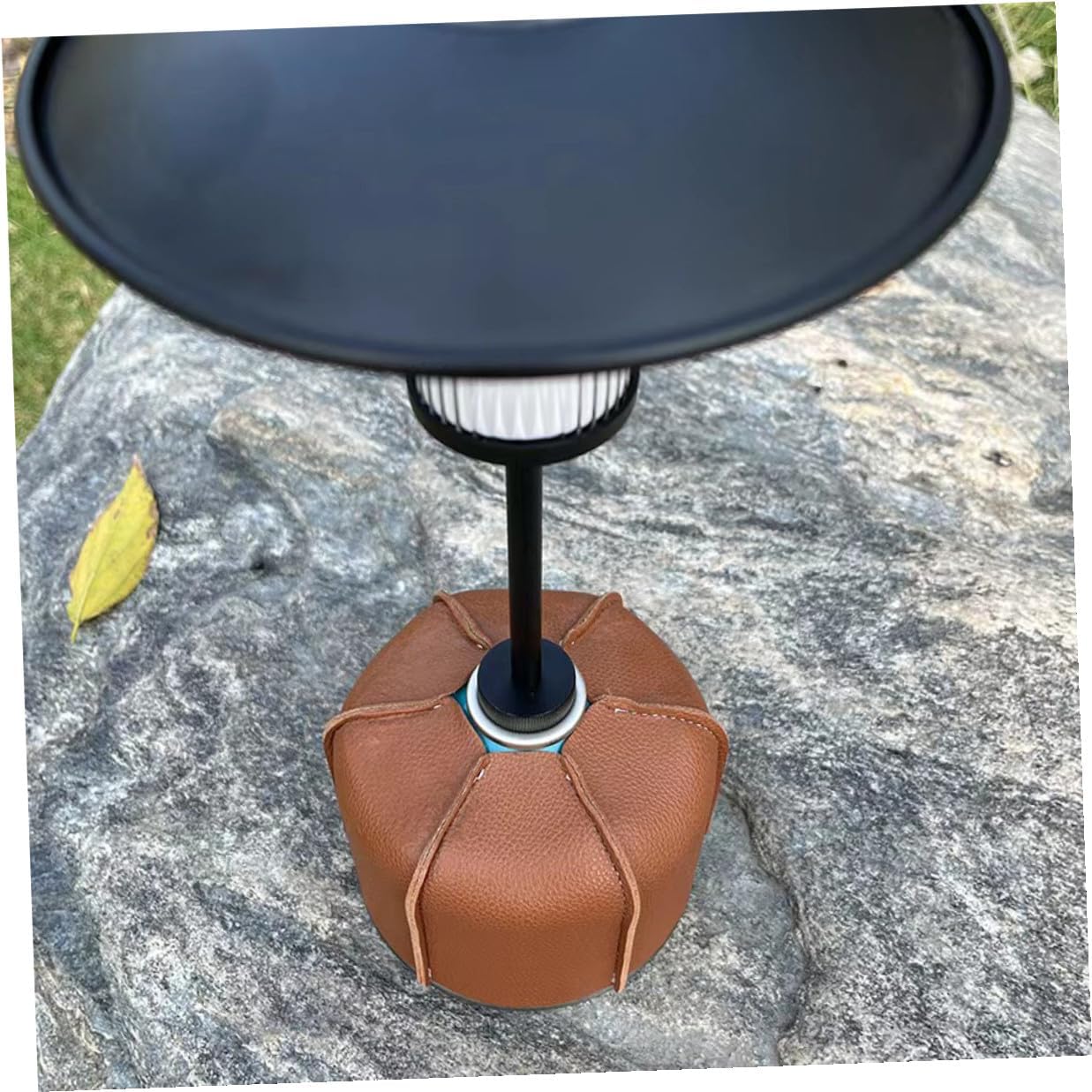 SOLUSTRE Flat Propane Tank Lamp Connector with 1/4 Inch Thread Gas Tank Lamp Pole Adapter for Camping Lantern Stand, Black, Universal Outdoor Light Stand Accessory