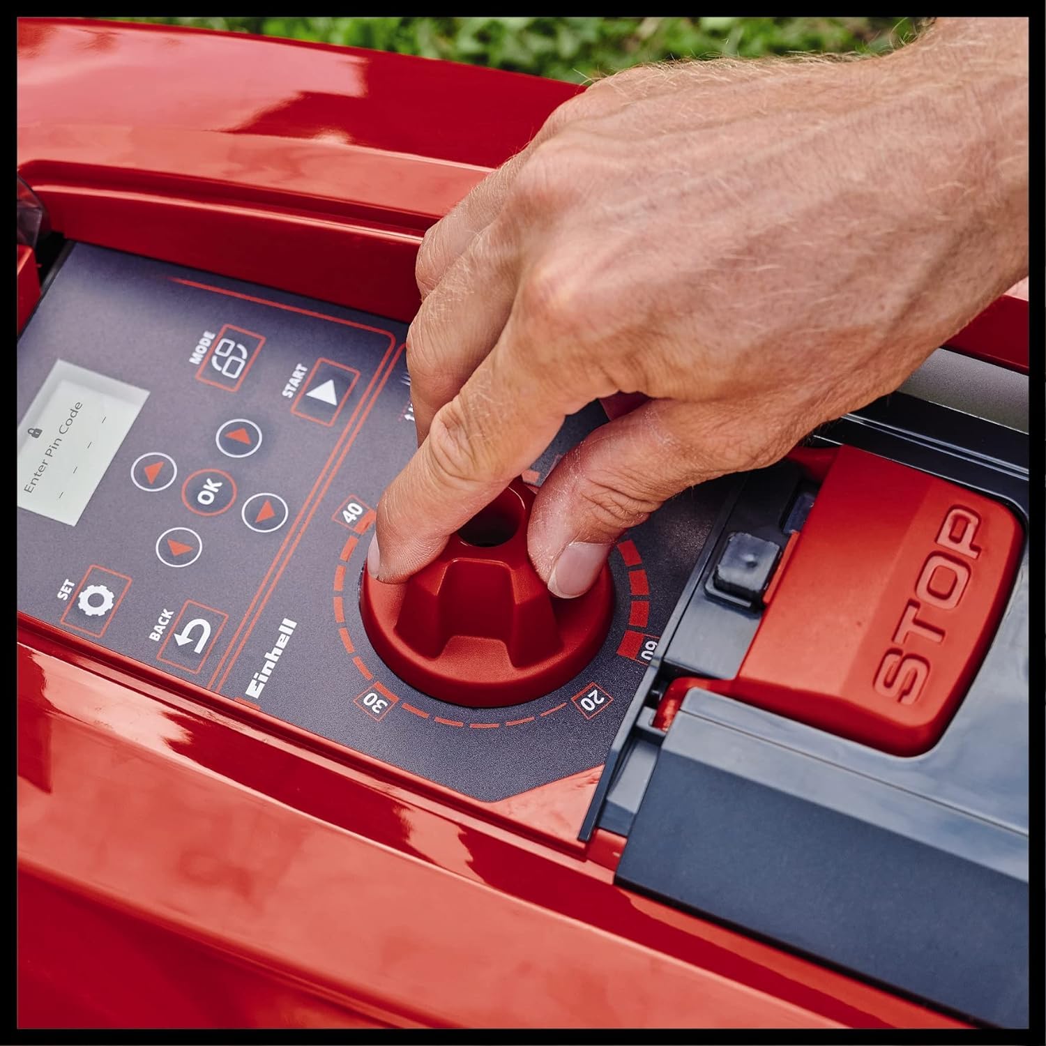 Einhell Robot cortacésped FREELEXO Smart 750 LCD+ Power X-Change (Puesta en Red Inteligente, cálculo de Tiempo de siega dependiente del Tiempo, 750 m², Modo de Segunda área, Incl. Kit instalación)