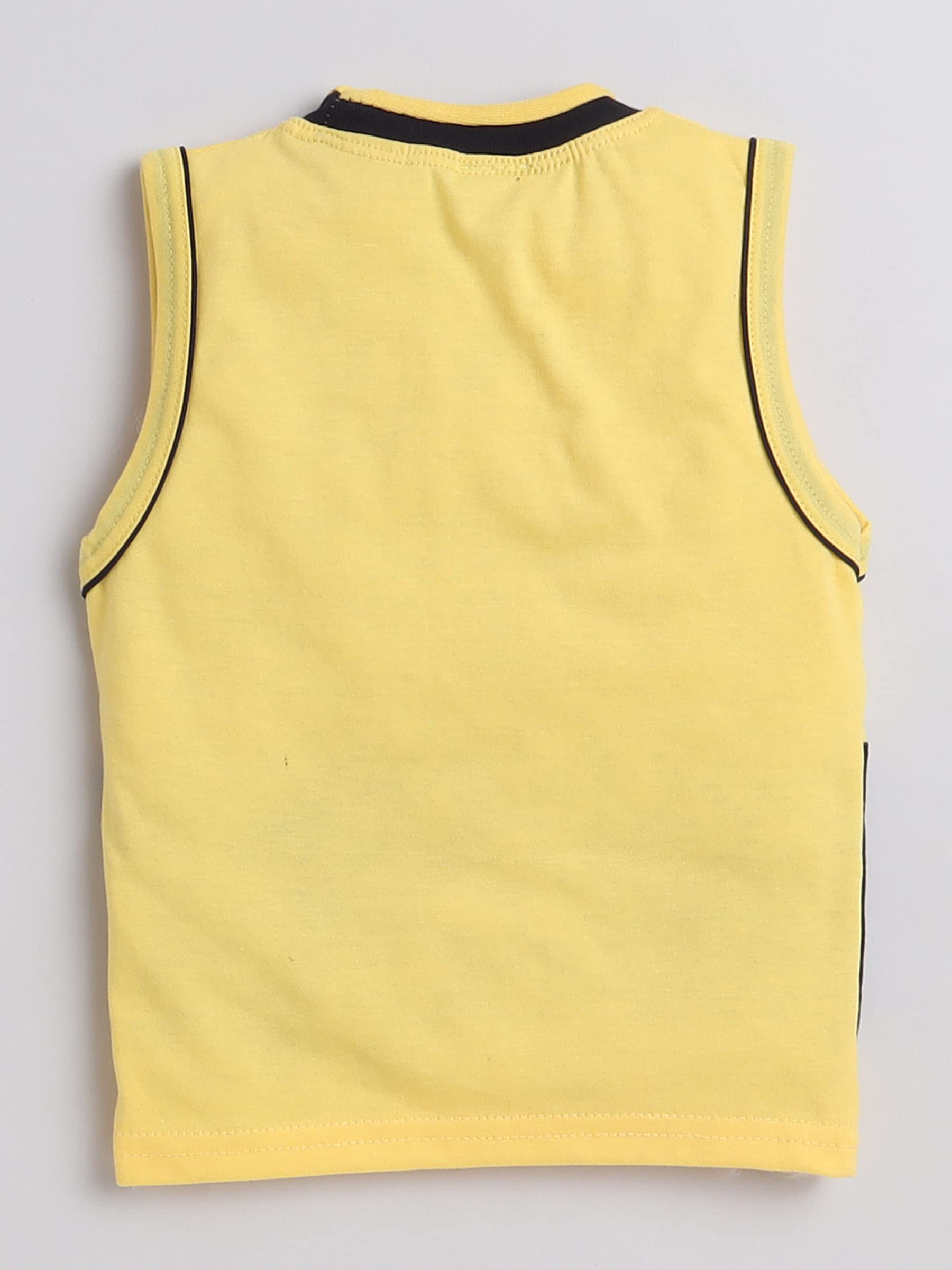 FOURFOLDS 2 pcs set, 1 sleeveless T-shirt and 1 shorts 2