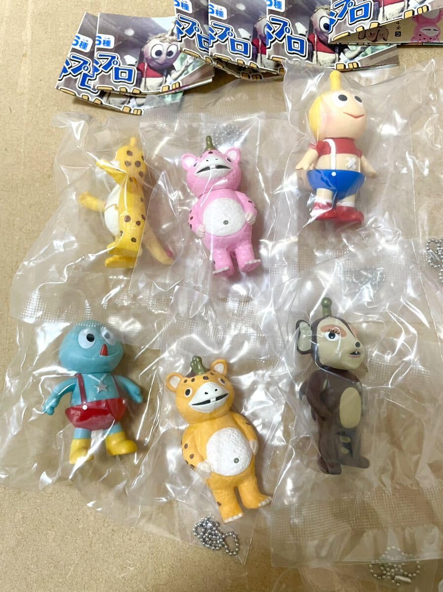 Amazon.co.jp: 円谷プロ キャラクターズソフビ ボールチェーン
