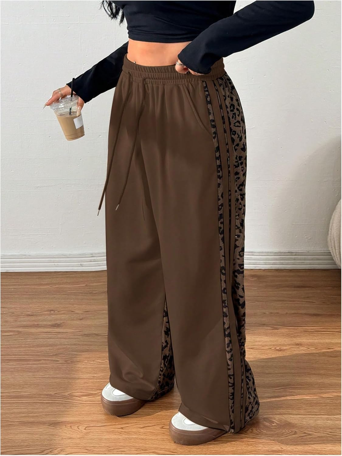 Verdusa Women's Plus Size Leopard Print Baggy Sweatpants Athletic Wide Leg Pants with Pockets - Image 4