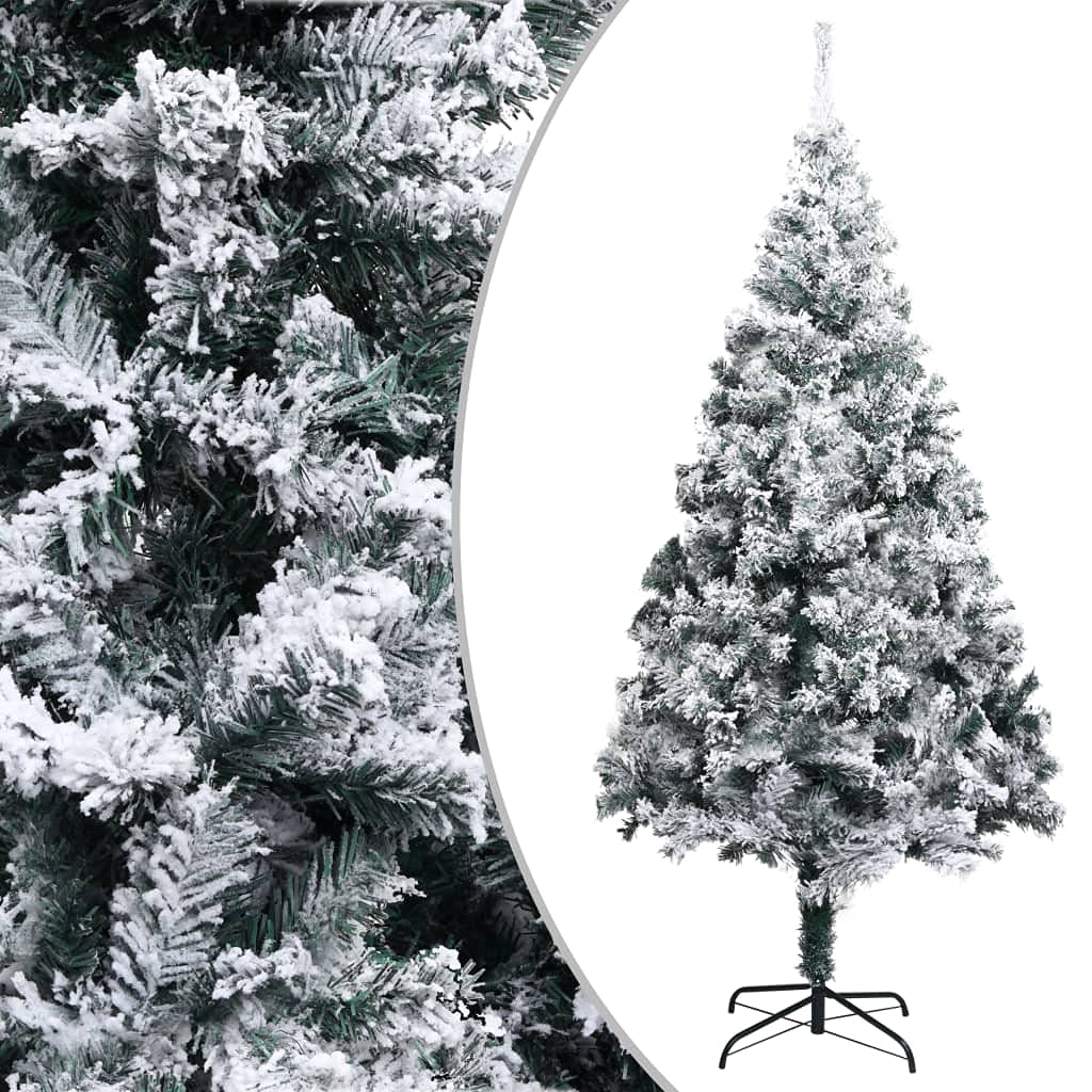 Künstlicher Weihnachtsbaum mit Schnee, Grün 240 cm PVC, 2100 Spitzen, extra Dicke Äste, Stabiler Metallständer für Innen- & Außenbereich