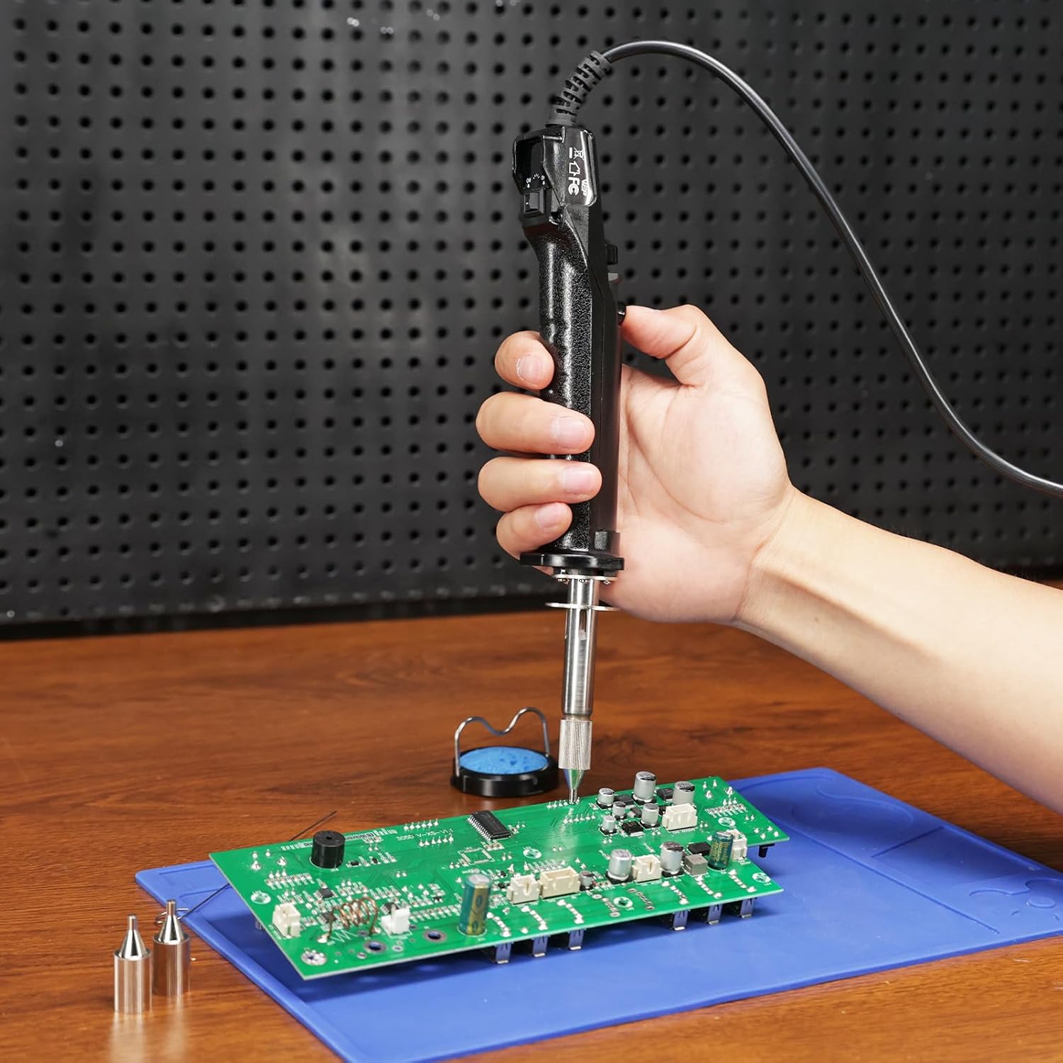 WEP 929D-VI V1 180W High Power Electric Desoldering Soldering Iron with Temperature Control, Built-in Power Switch, Desoldering Pump, 2 Desoldeirng Nozzles
