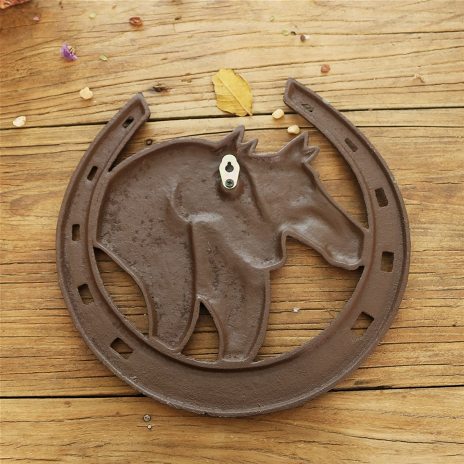 Bienvenida a Casa Montaje de pared de hierro fundido de la vendimia Signo de bienvenida con dos caballos Cabeza en el centro y carteles Circled Home Garden Decor Placas de metal Cartel De Bienvenida