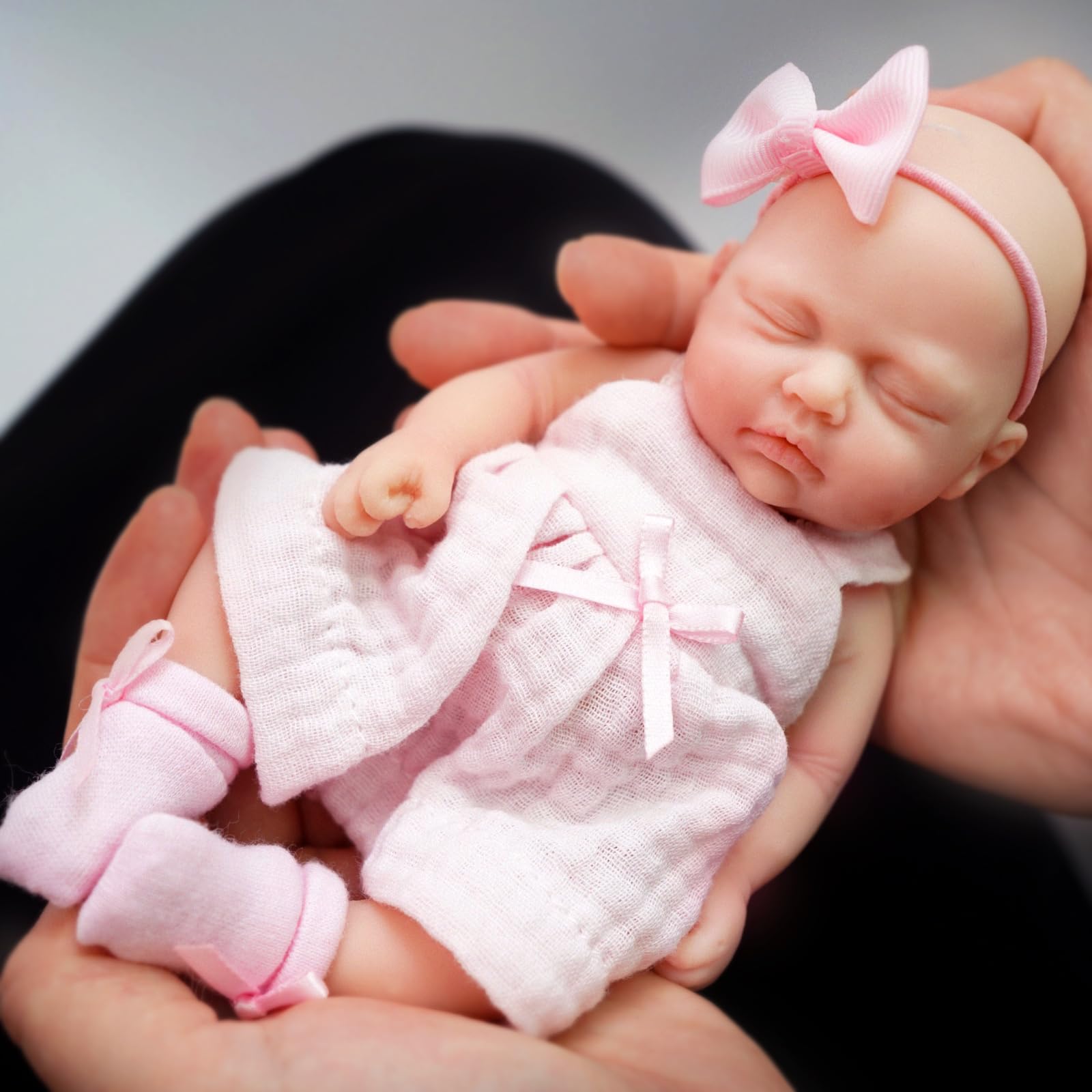 MYREBABY 7 Pulgadas 17,78 cm Mini muñeca Reborn Cuerpo Completo de Silicona Ojos de la Vida Real Cerrados durmiendo muñeca recién Nacida Realista con Conjunto de Ropa y Accesorios