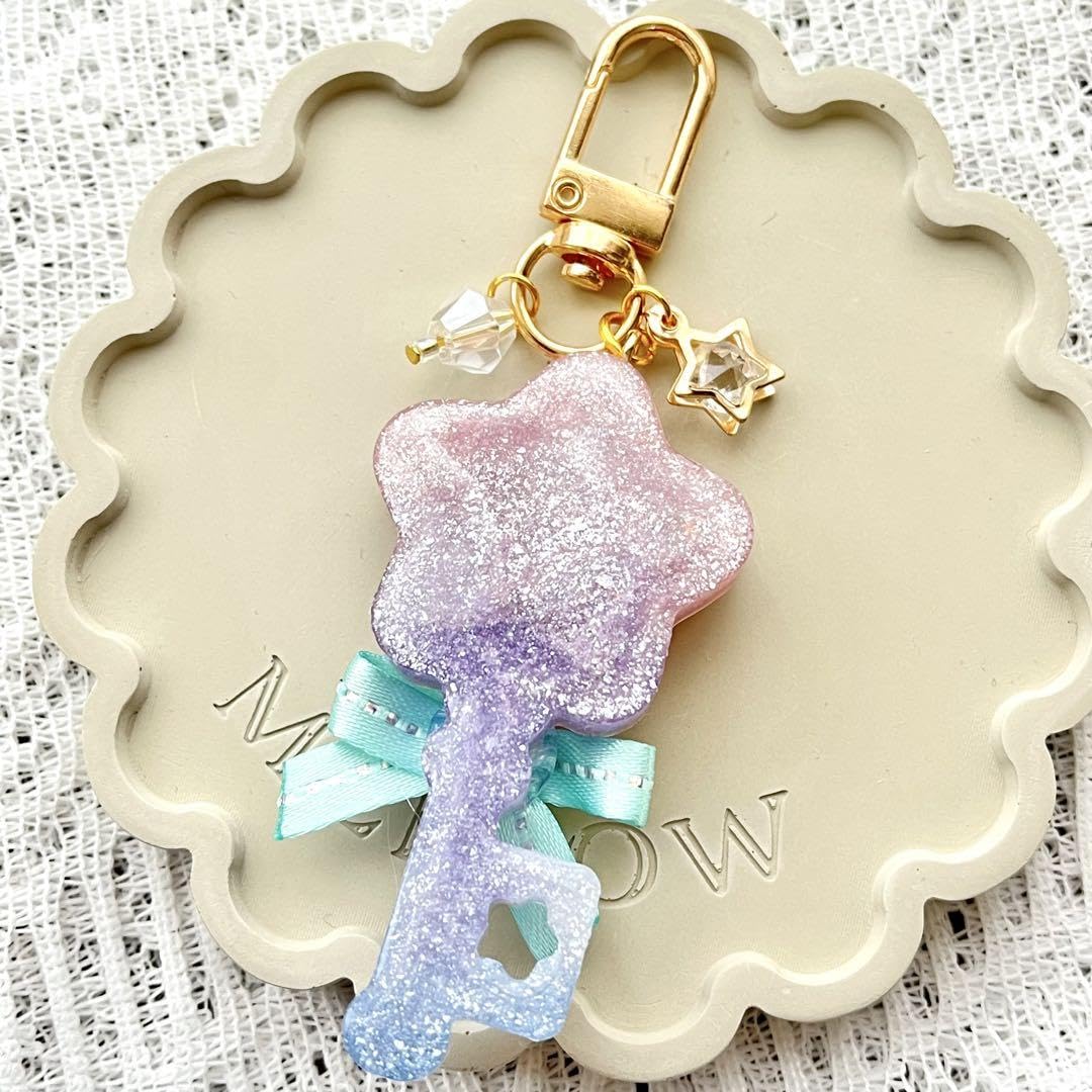 白雪の天使♡アマビエさん　他レジンキーホルダー計6点　ハンドメイド 白雪の天使♡アマビエさん 他レジンキーホルダー計6点 ハンドメイド