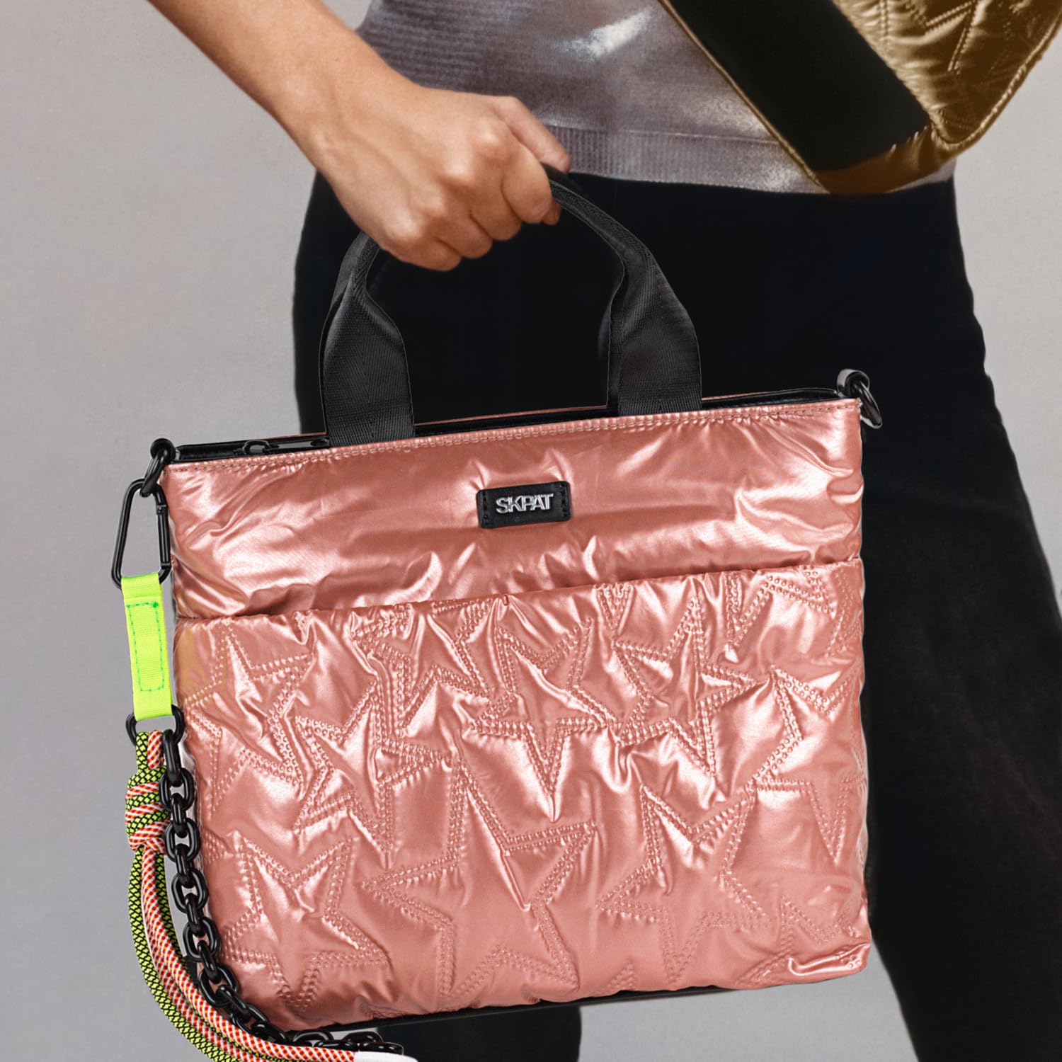 Damska torba na plecaki - Plecak damski w casual fashion marki LOIS. Plecak podróżny z podwójnym uchwytem i regulowanymi paskami na plecy. Plecaki damskie Wegańska skóra Płótno-skóra ekologiczna Mater