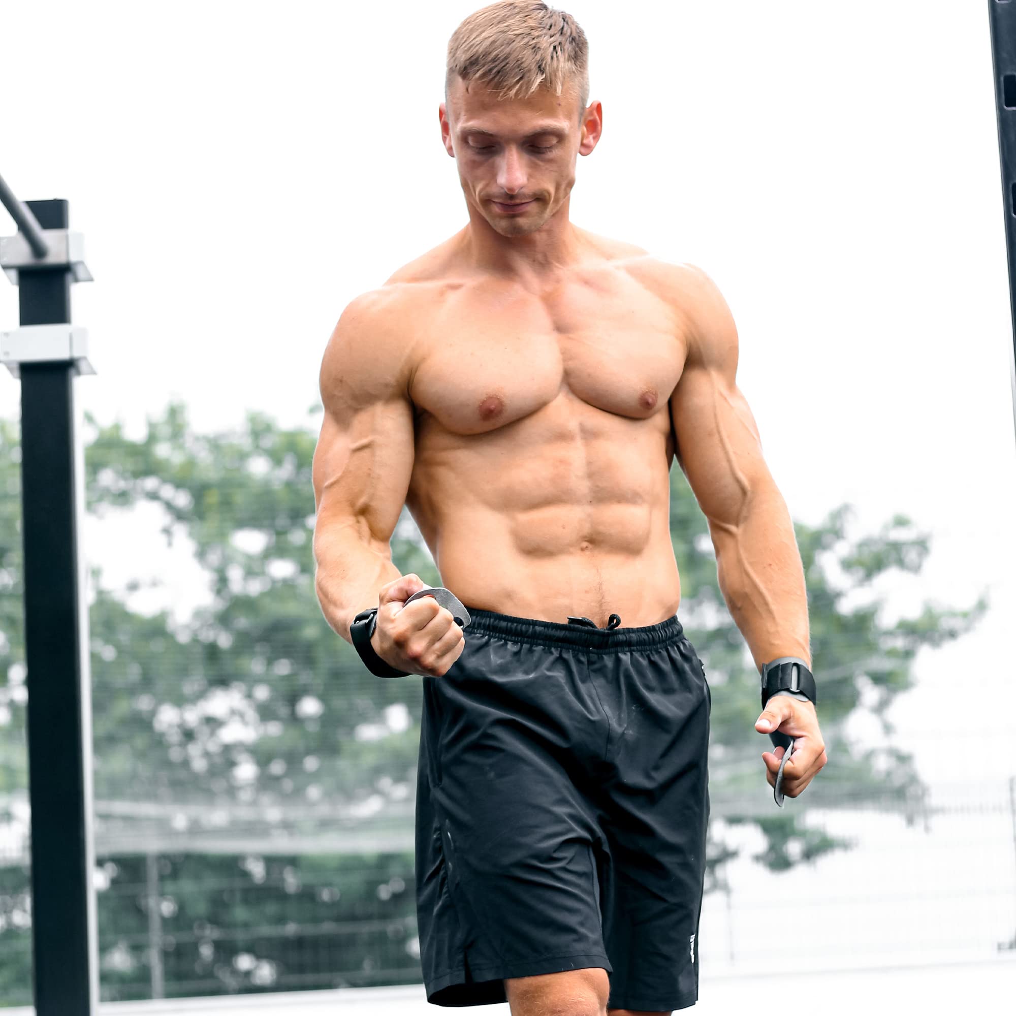 GORNATION Guanti da fitness in carbonio, Guanti Antiscivolo per Fitness Paracalli con Protezione del Polso per Fitness, Calisthenics, Sollevamento Pesi e Allenamento della Forza, Unisex