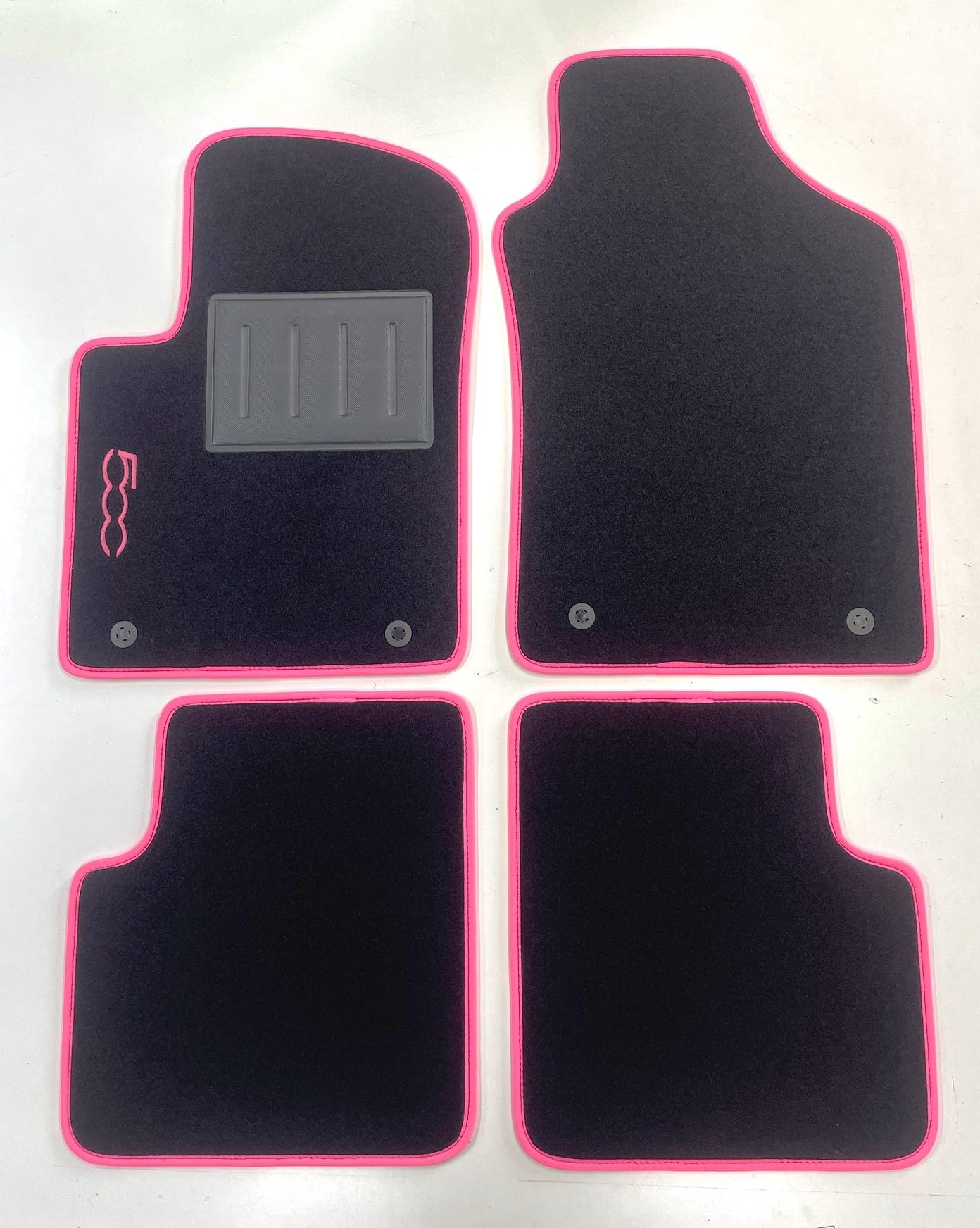 ASC Tappetini Auto Compatibili con Fiat 500 3 Porte 2012-2022, Moquette, 1 Logo Ricamato, Bordo Rosa, Bottoni e Battitacco